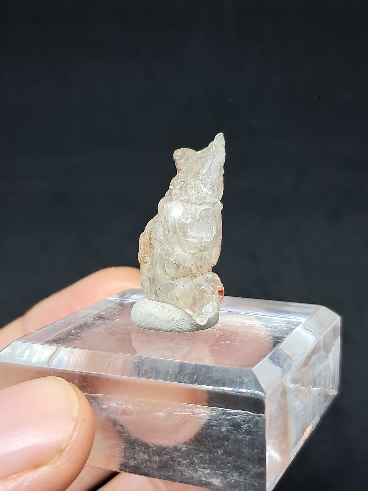Ópalo hialita (México), piedra cristalina en bruto reactiva a los rayos UV | Ejemplar mineral n.° OH6