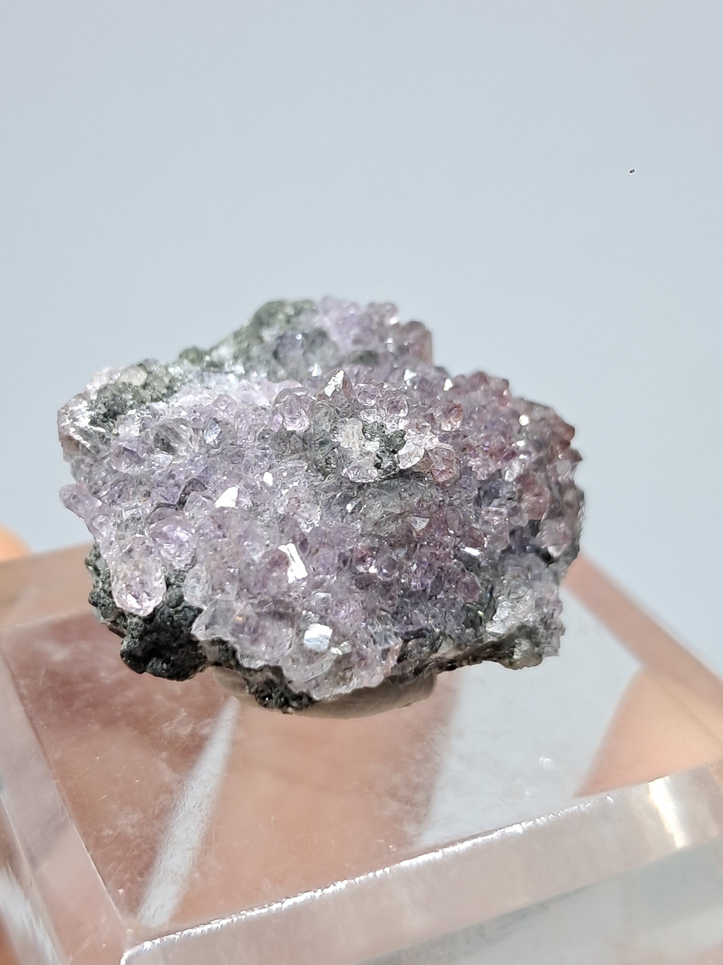 Amatista con cristales de hematita (Karur) | Piedra natural | Ejemplar mineral n.° KA84