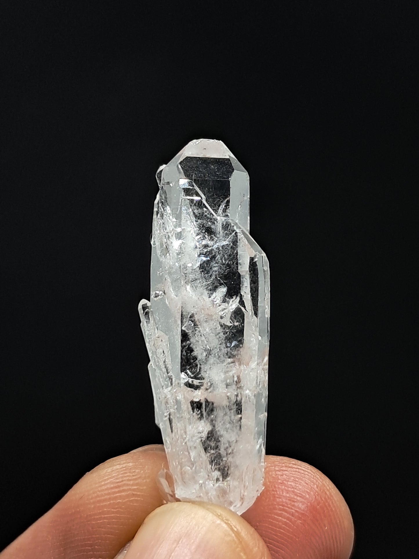 Cristal de cuarzo transparente Faden (Santander, Colombia) Punta natural | Ejemplar mineral n.° COQ31