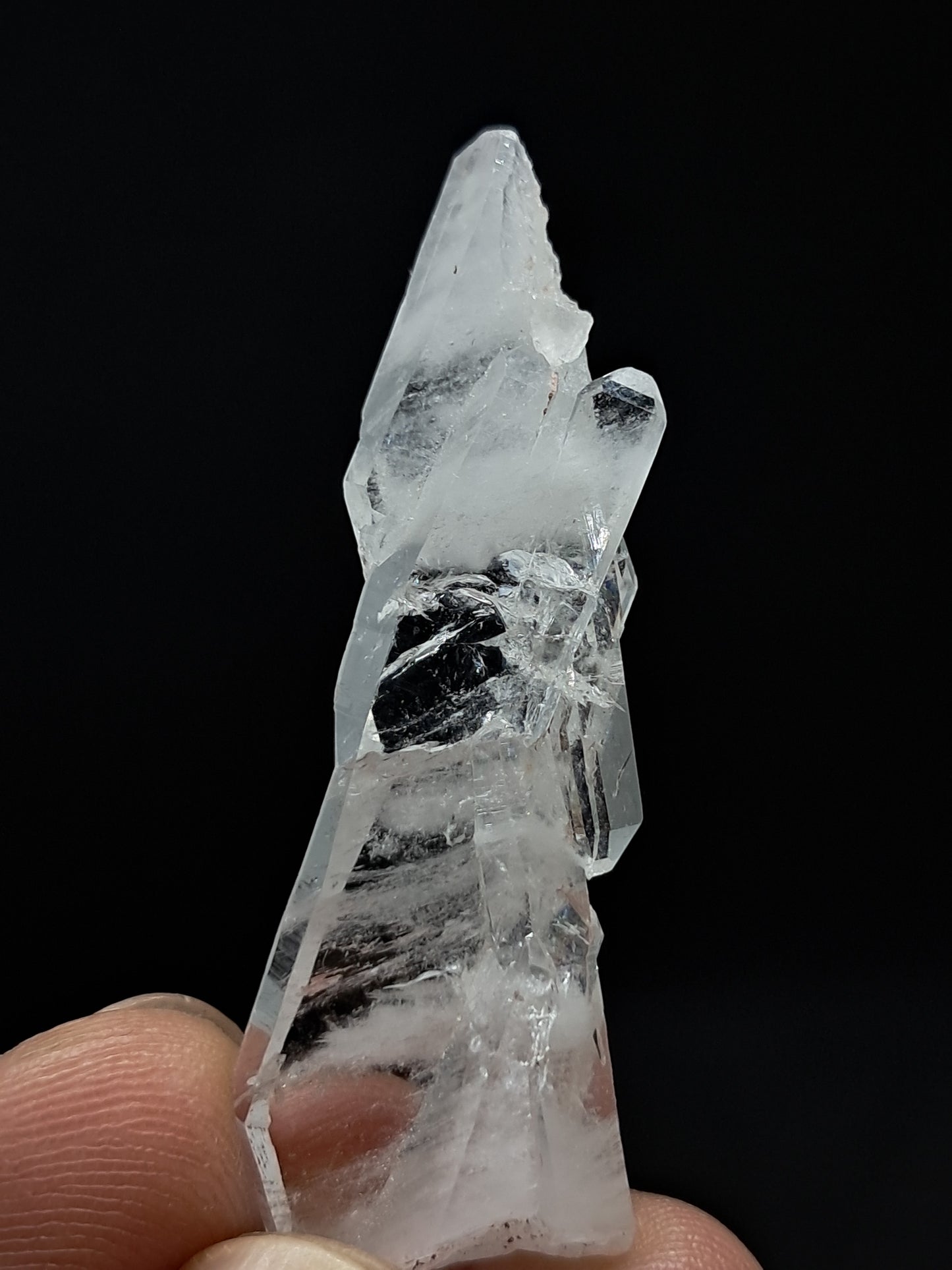 Cristal de cuarzo transparente Faden (Santander, Colombia) Punta natural | Ejemplar mineral n.° COQ30