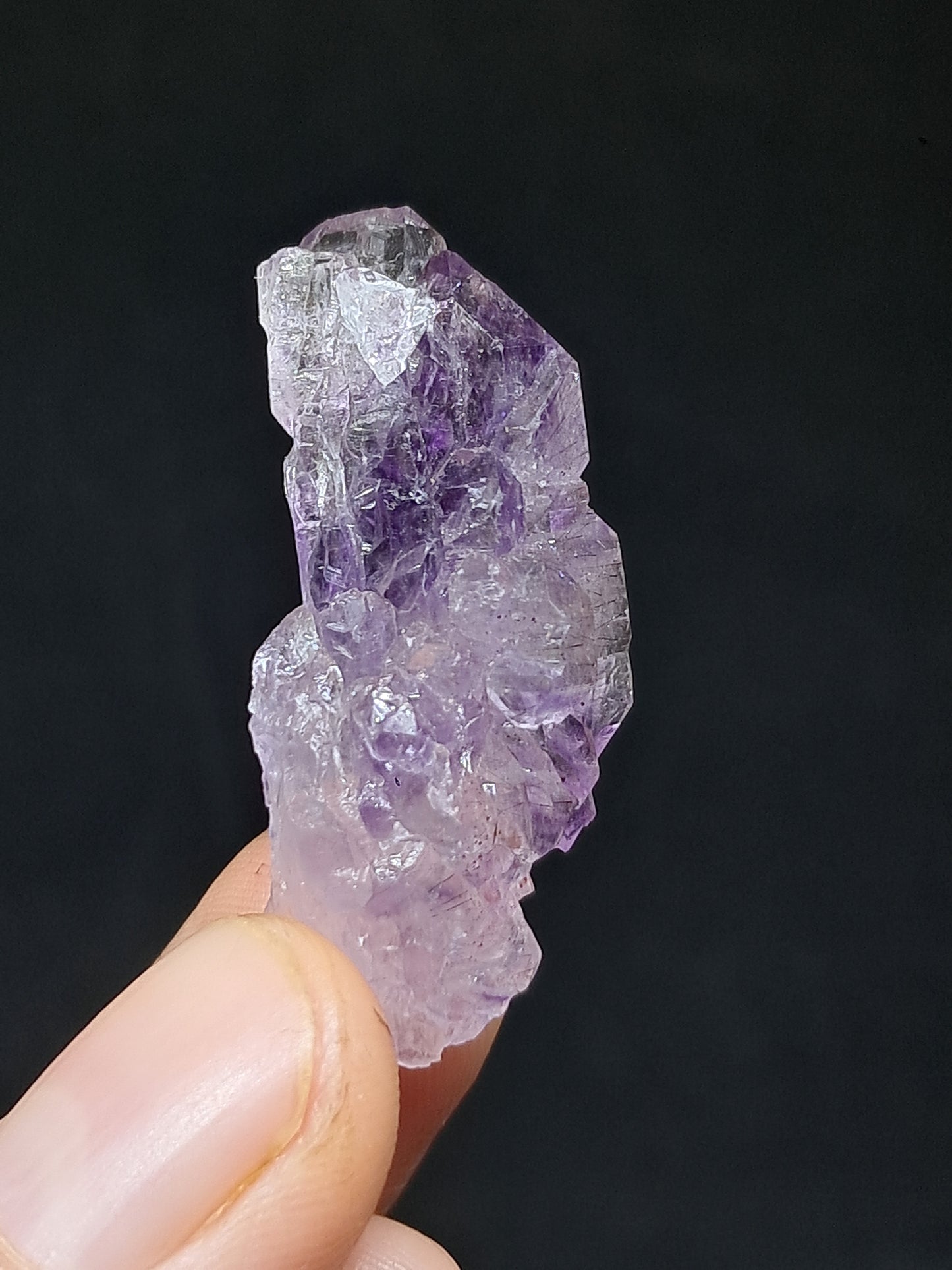Amatista Elestial con inclusiones "Super Seven" (Karur) | Cristal en bruto | Piedra natural | Ejemplar mineral n.° KA138