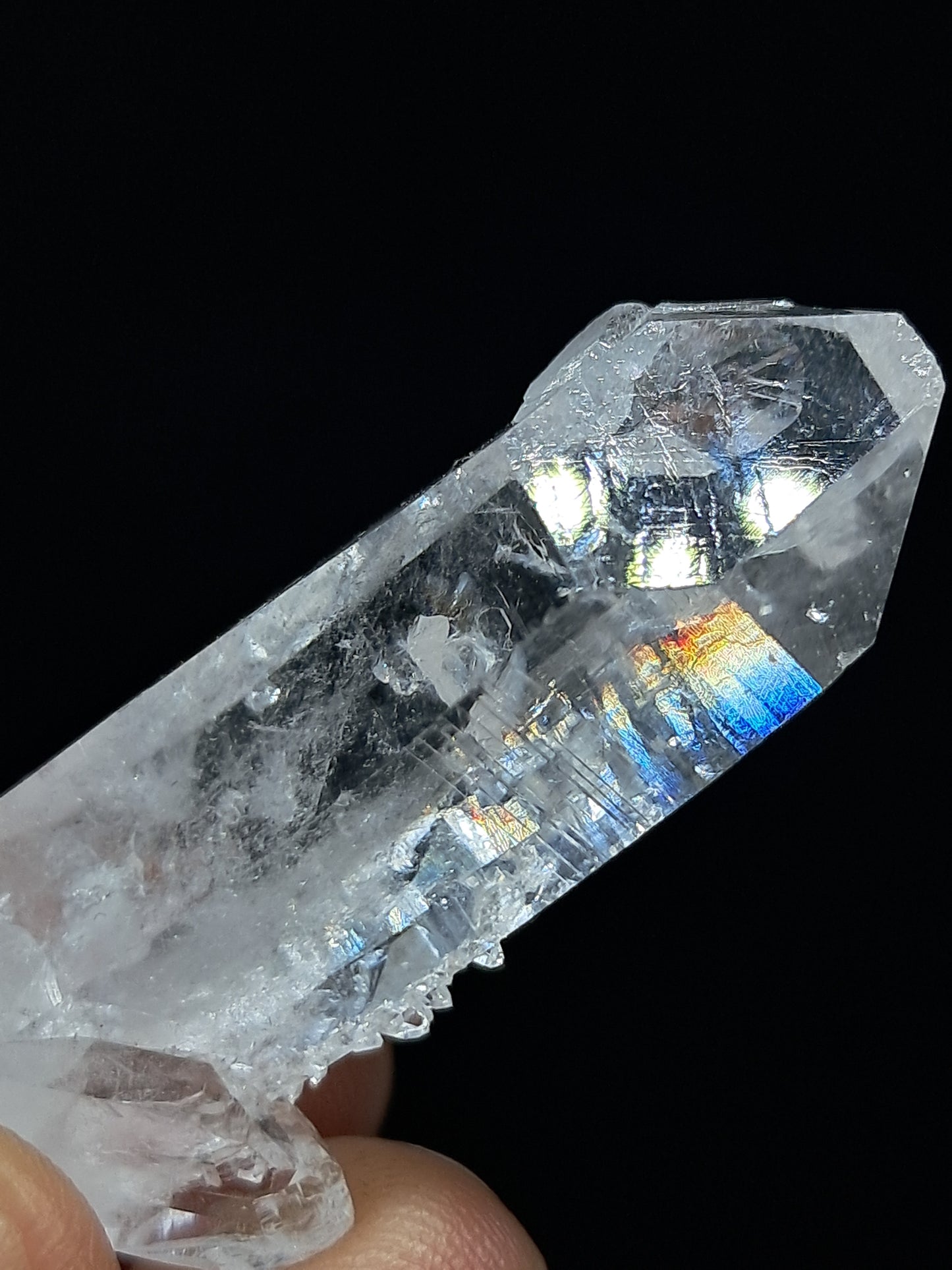 Punta natural de cuarzo transparente entrecruzado (Santander, Colombia) | Ejemplar mineral n.° COQ8