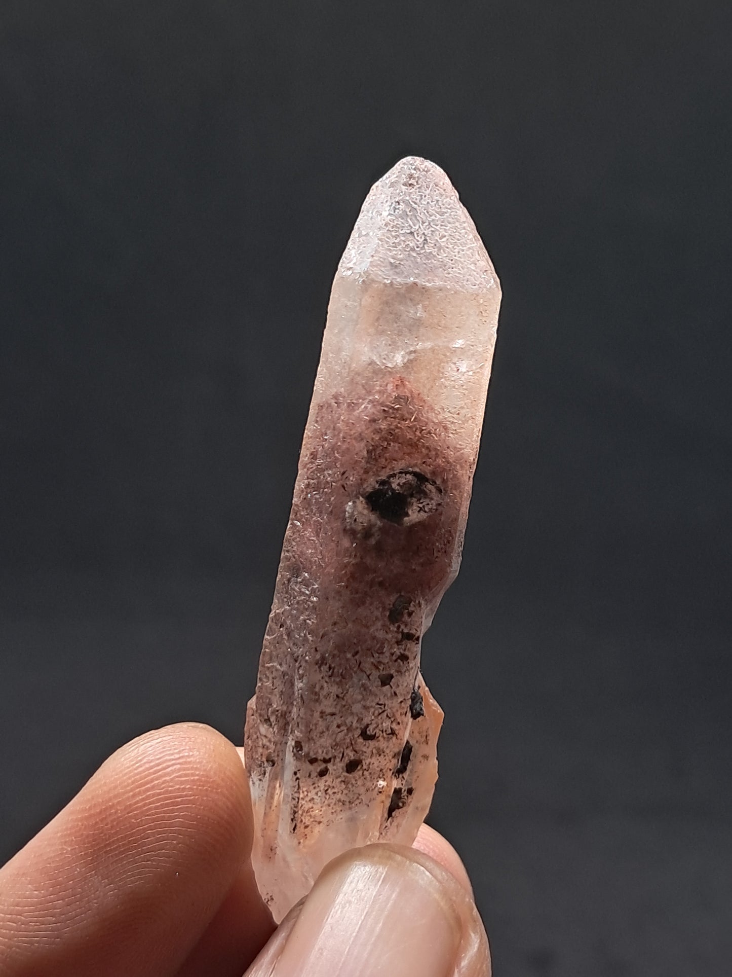 Cuarzo fantasma hematita (Telangana) Cristal natural | Punta grande | Ejemplar mineral n.° HPQ39