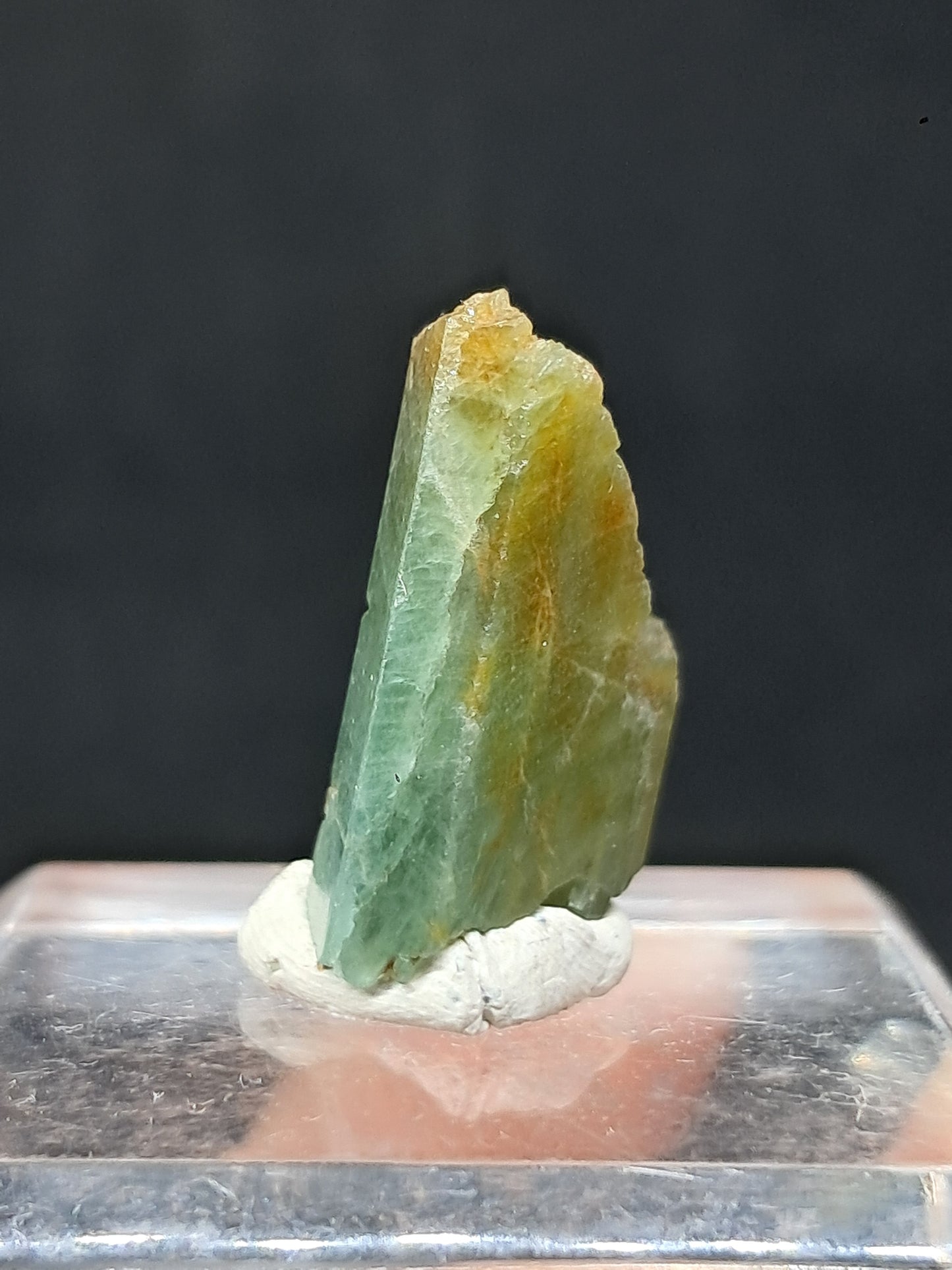Aguamarina (Karur) Cristal hexagonal en bruto | Ejemplar mineral n.° AQM22