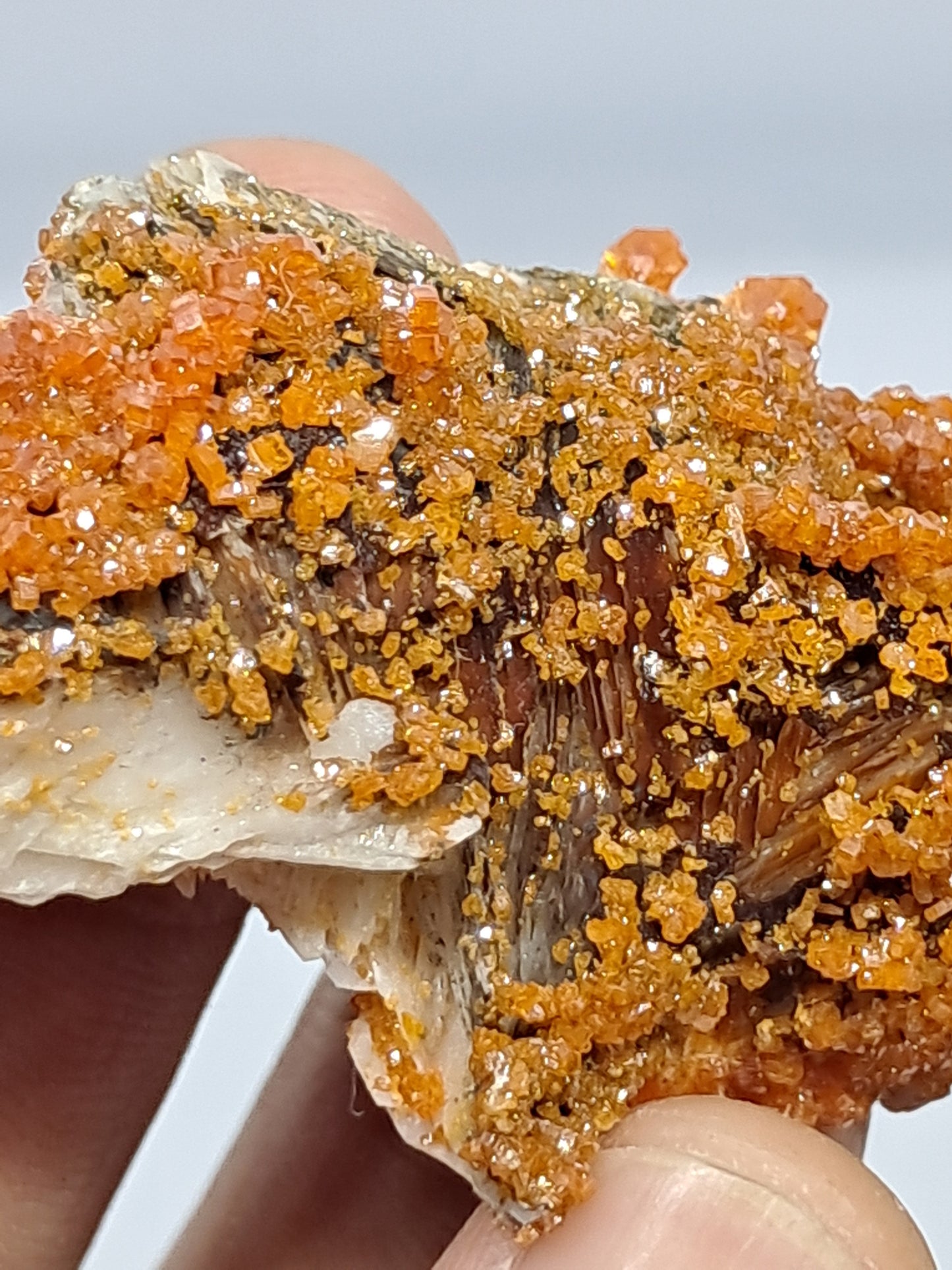 High grade Vanadinite on Baryte (Non-precious Natural Stone) #VD2
