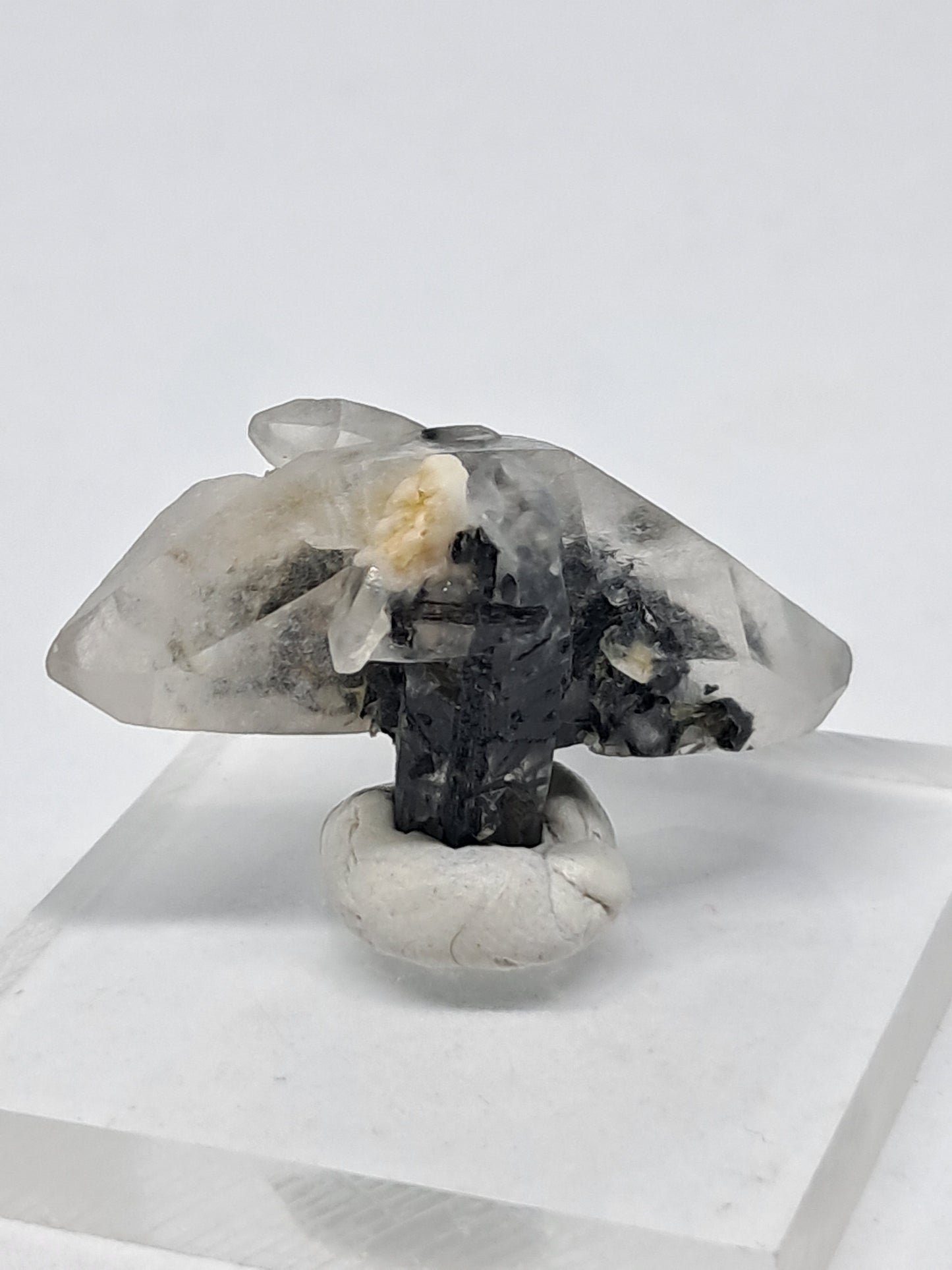 Tourmalinated Quartz natural crystal point (Non-precious natural stone) #TQ6