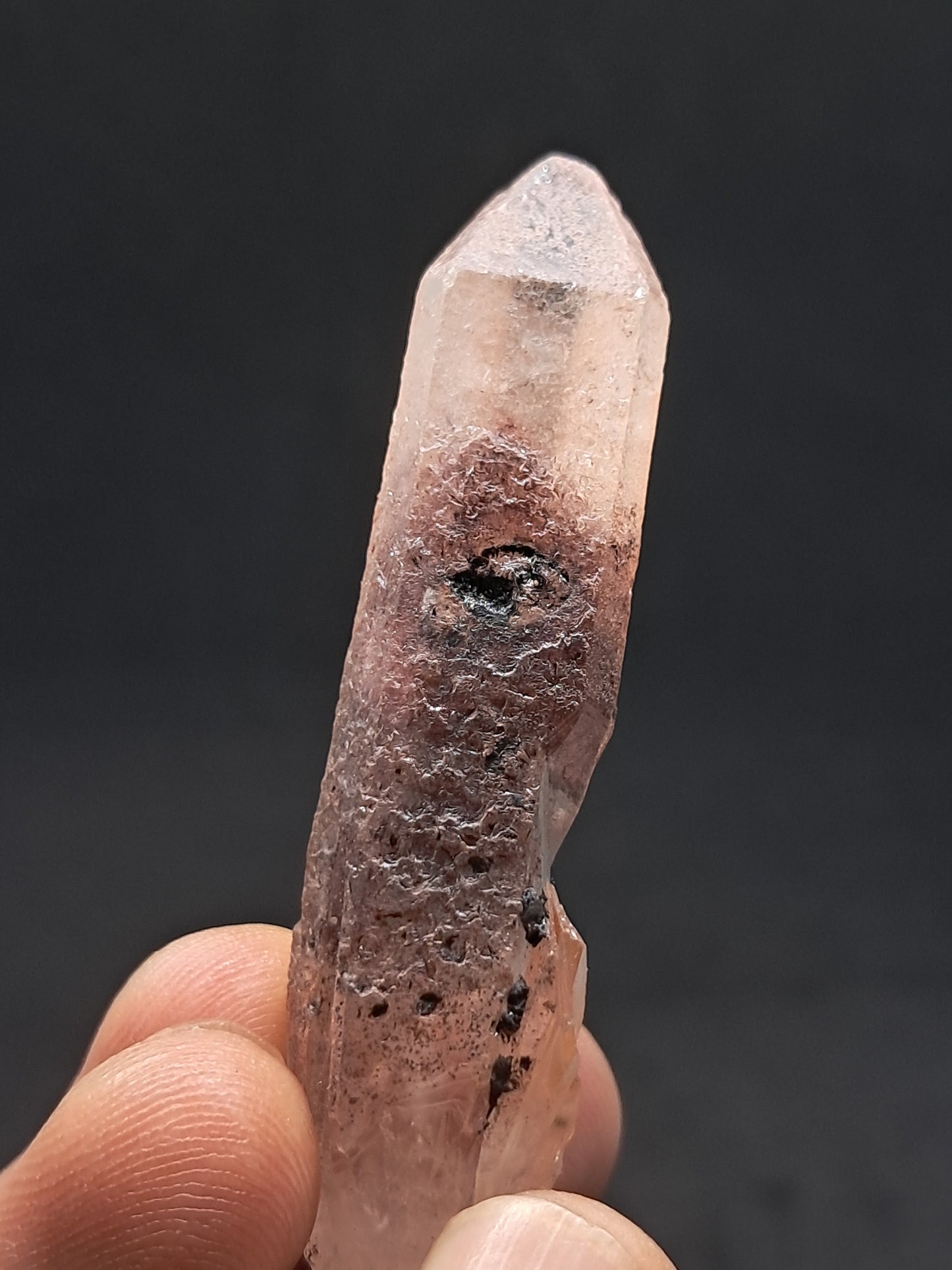 Cuarzo fantasma hematita (Telangana) Cristal natural | Punta grande | Ejemplar mineral n.° HPQ39