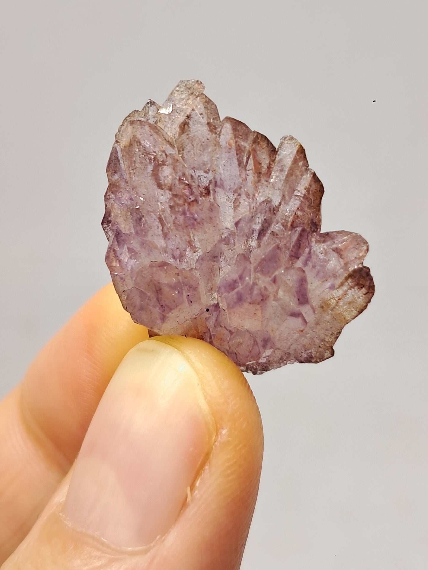 Cúmulo de Amatista en Cetro con inclusiones "Super Seven" (Karur) | Piedra Natural | Ejemplar Mineral n.° KA92