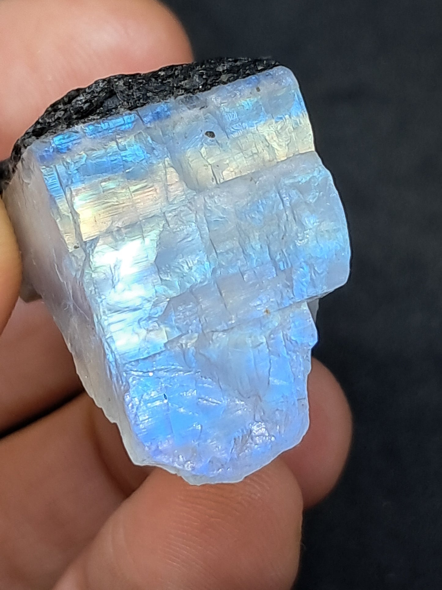Piedra lunar arcoíris de alta calidad (Odisha) en bruto | Roca natural n.° MN9