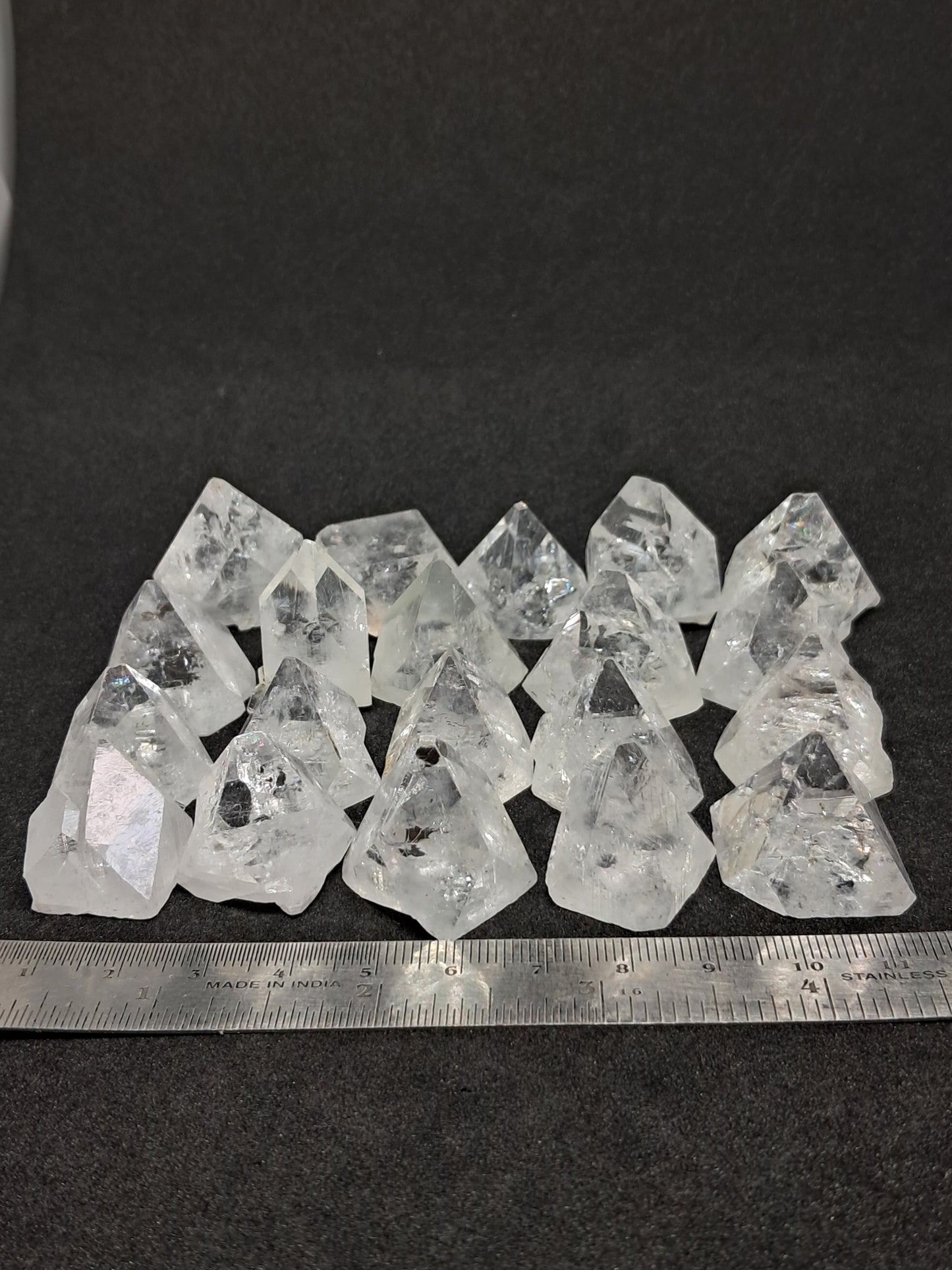 Clear Apophyllite Points (20-26 mm) (Non-precious natural mineral) #AP12