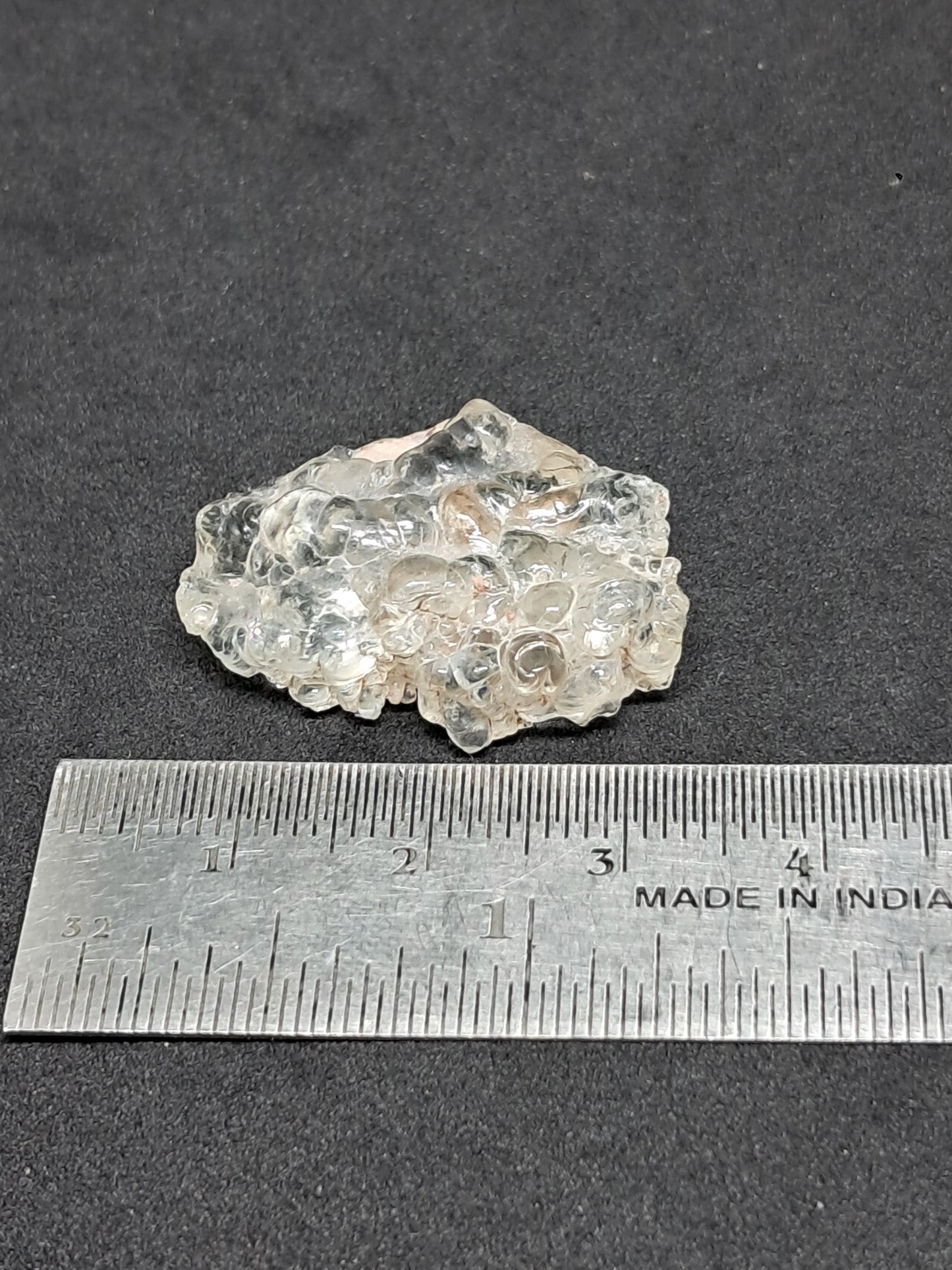 Ópalo hialita (México), cristal en bruto, piedra reactiva a los rayos UV | Ejemplar mineral n.° OH4