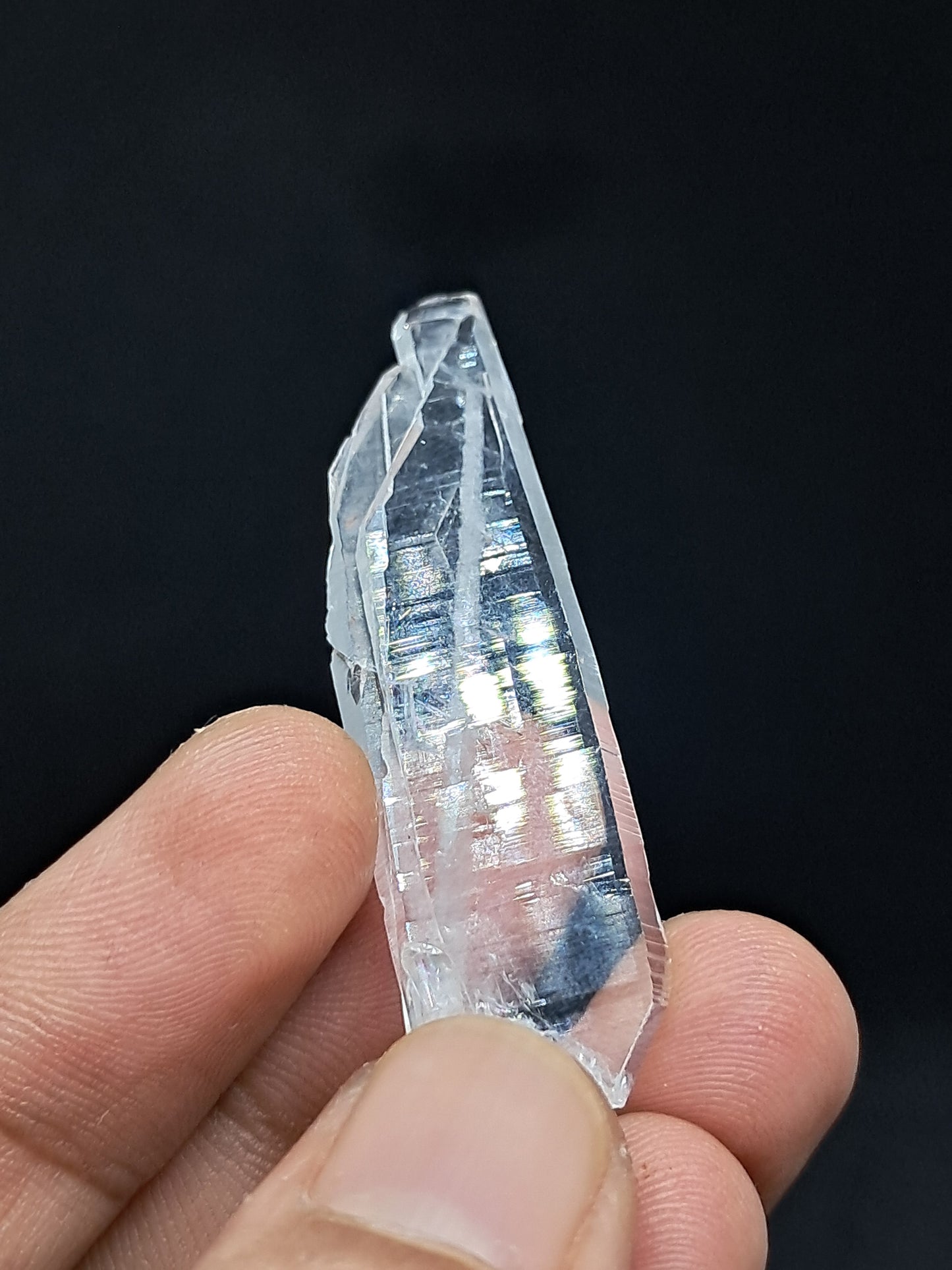 Punta natural de cuarzo tabular claro desvanecido (Santander, Colombia) | Ejemplar mineral n.° COQ22
