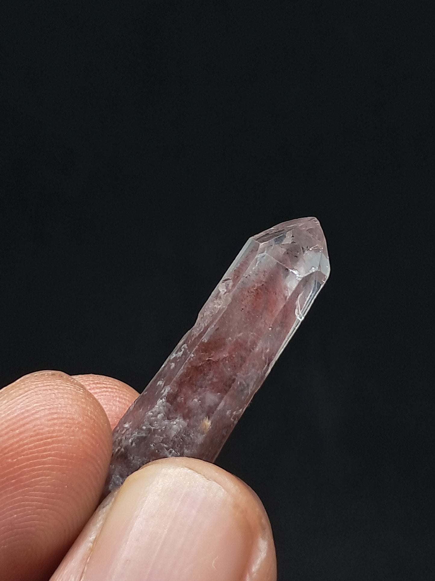 Cuarzo fantasma hematita (Telangana) Punta de cristal natural | Ejemplar mineral n.° HPQ33