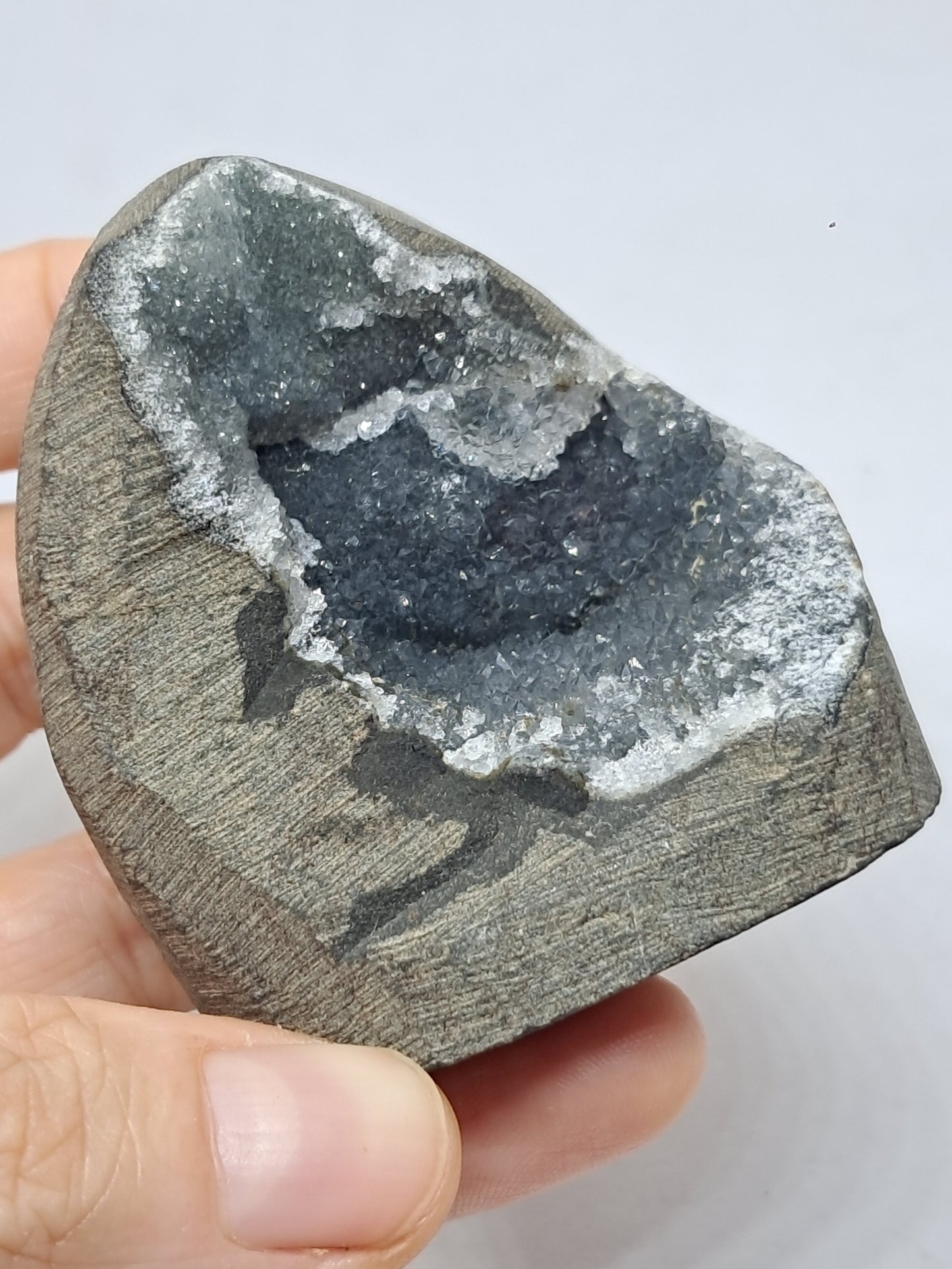 Calcedonia negra en geoda de basalto (Nashik) | Cristal natural | Minerales y fósiles #BC18