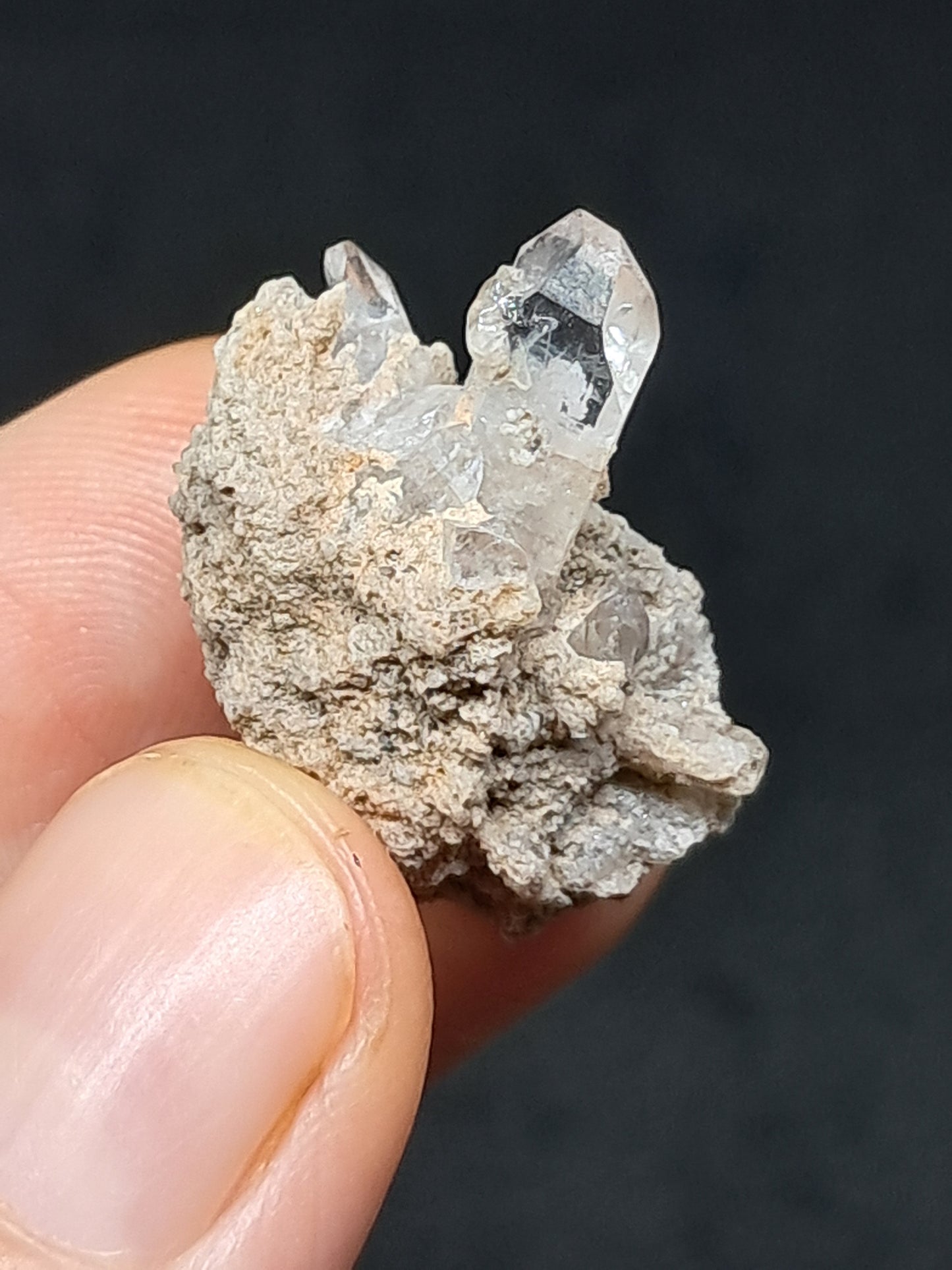 Cristal de topacio blanco natural en matriz (México), piedra preciosa rara | Ejemplar mineral n.° TPZ4