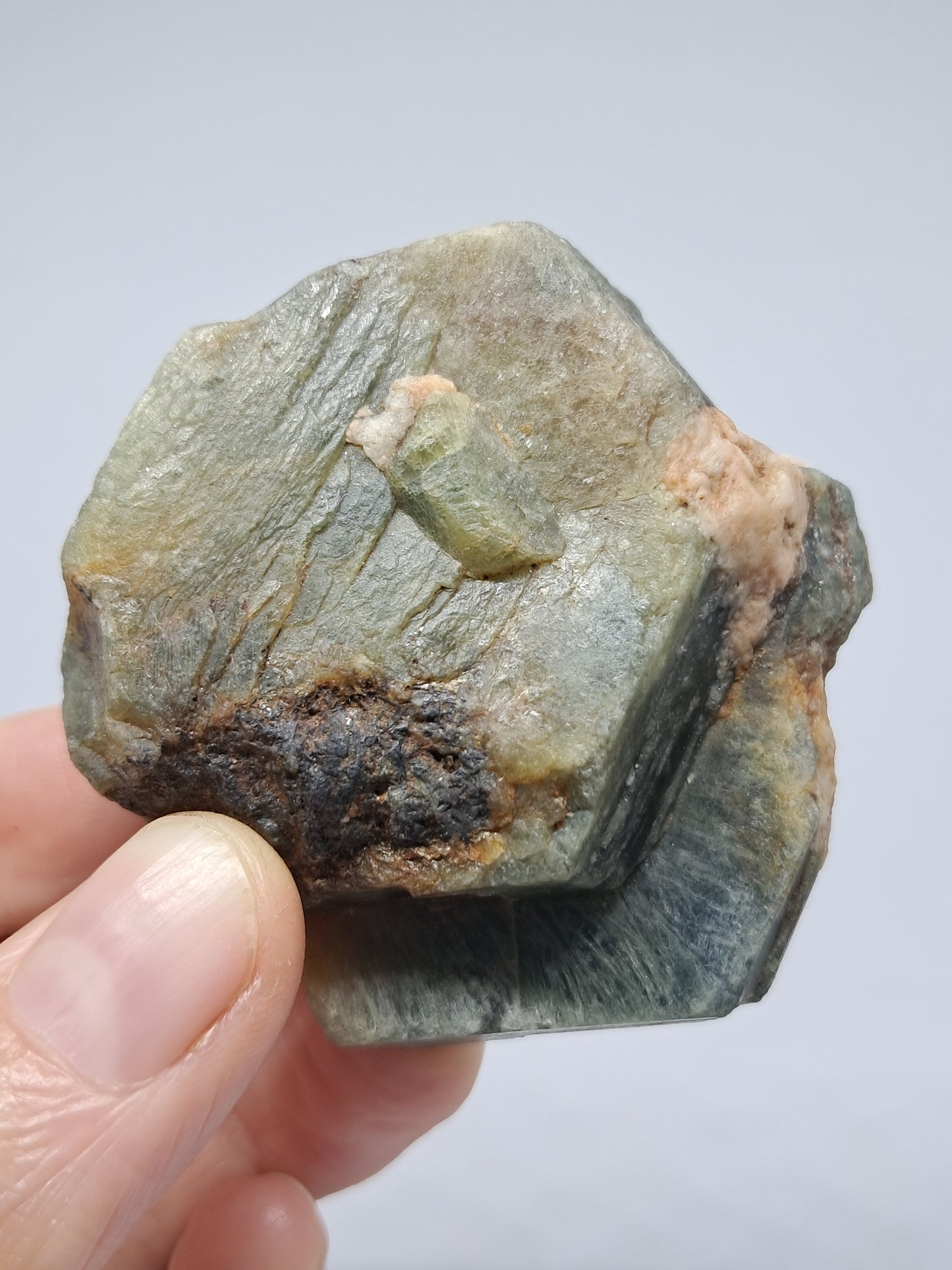 Rough Sapphire (Non-precious natural stone) #SP11