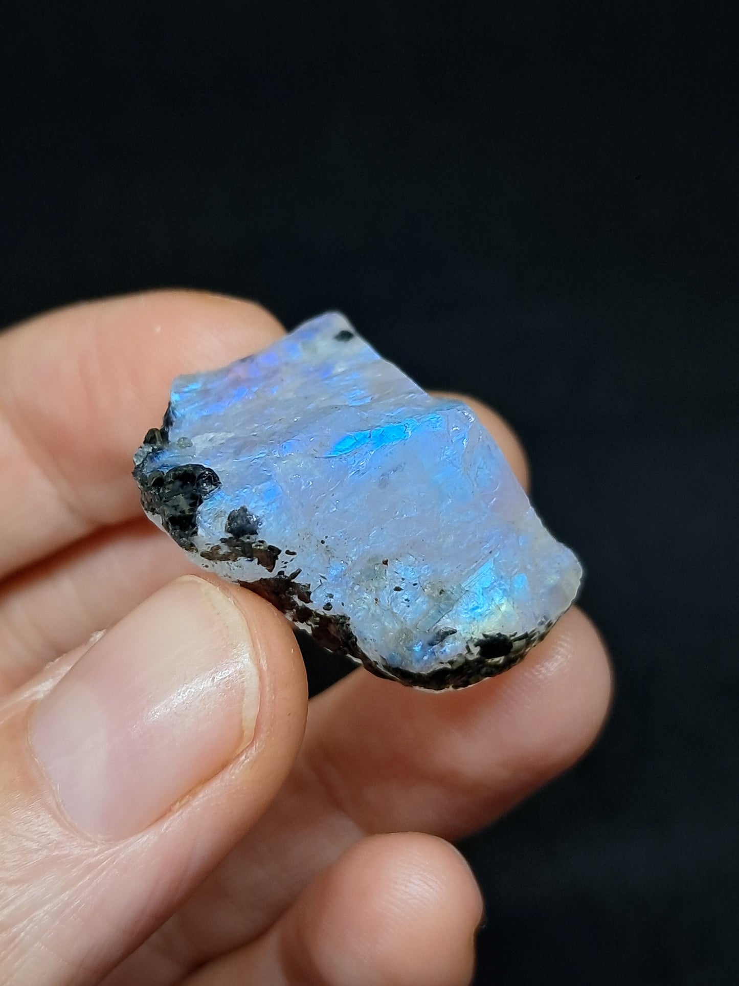 Piedra lunar arcoíris de alta calidad (Odisha) en bruto | Roca natural n.° MN12