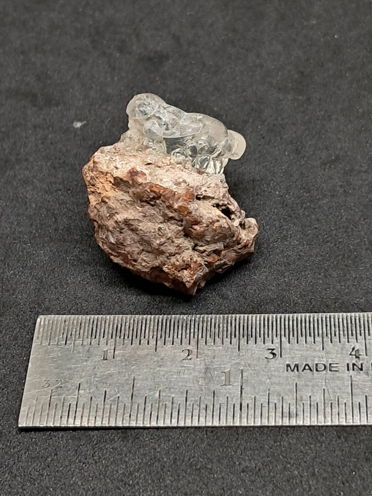 Ópalo hialita reactivo a los rayos UV en matriz (México), piedra cristalina en bruto | Ejemplar mineral n.° OH2