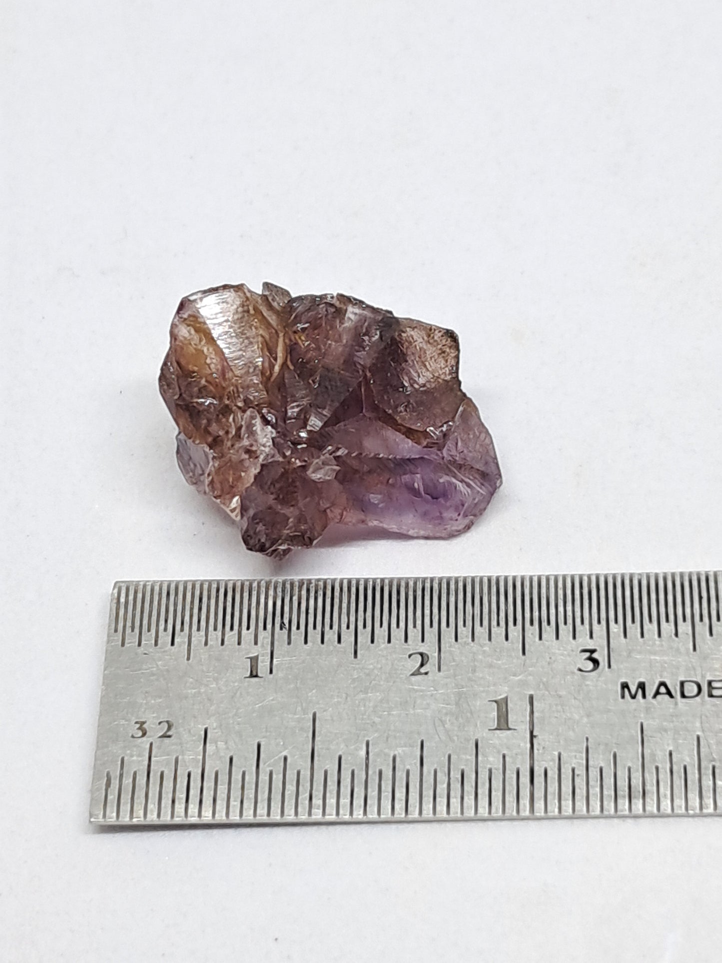 Cúmulo de amatista cetro con inclusiones Super Seven y formación de panal (Karur) | Cristal en bruto | Piedra natural | Ejemplar mineral n.° KA135