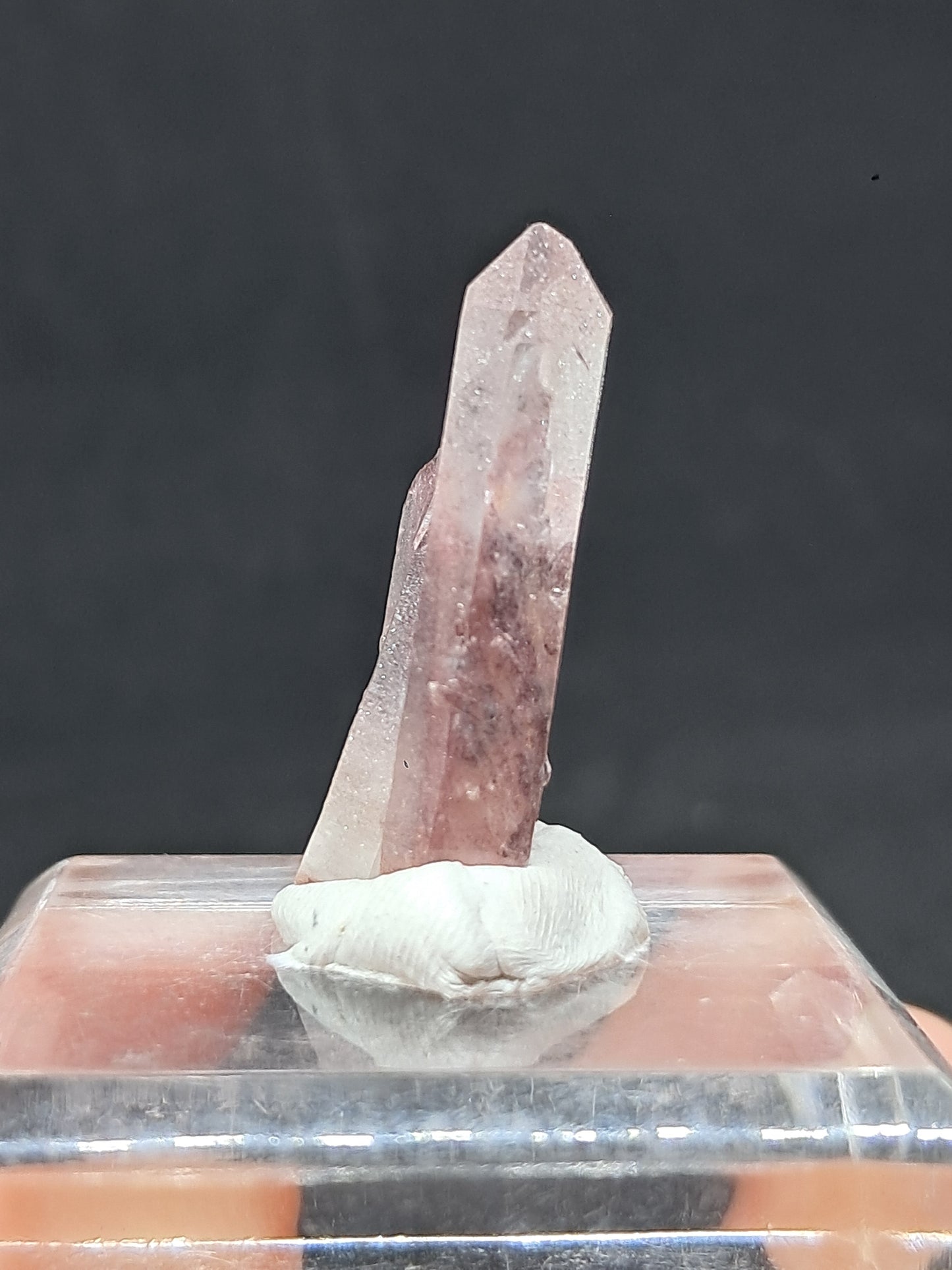 Punta de cristal natural de cuarzo fantasma hematita (Telangana) | Ejemplar mineral n.° HPQ17