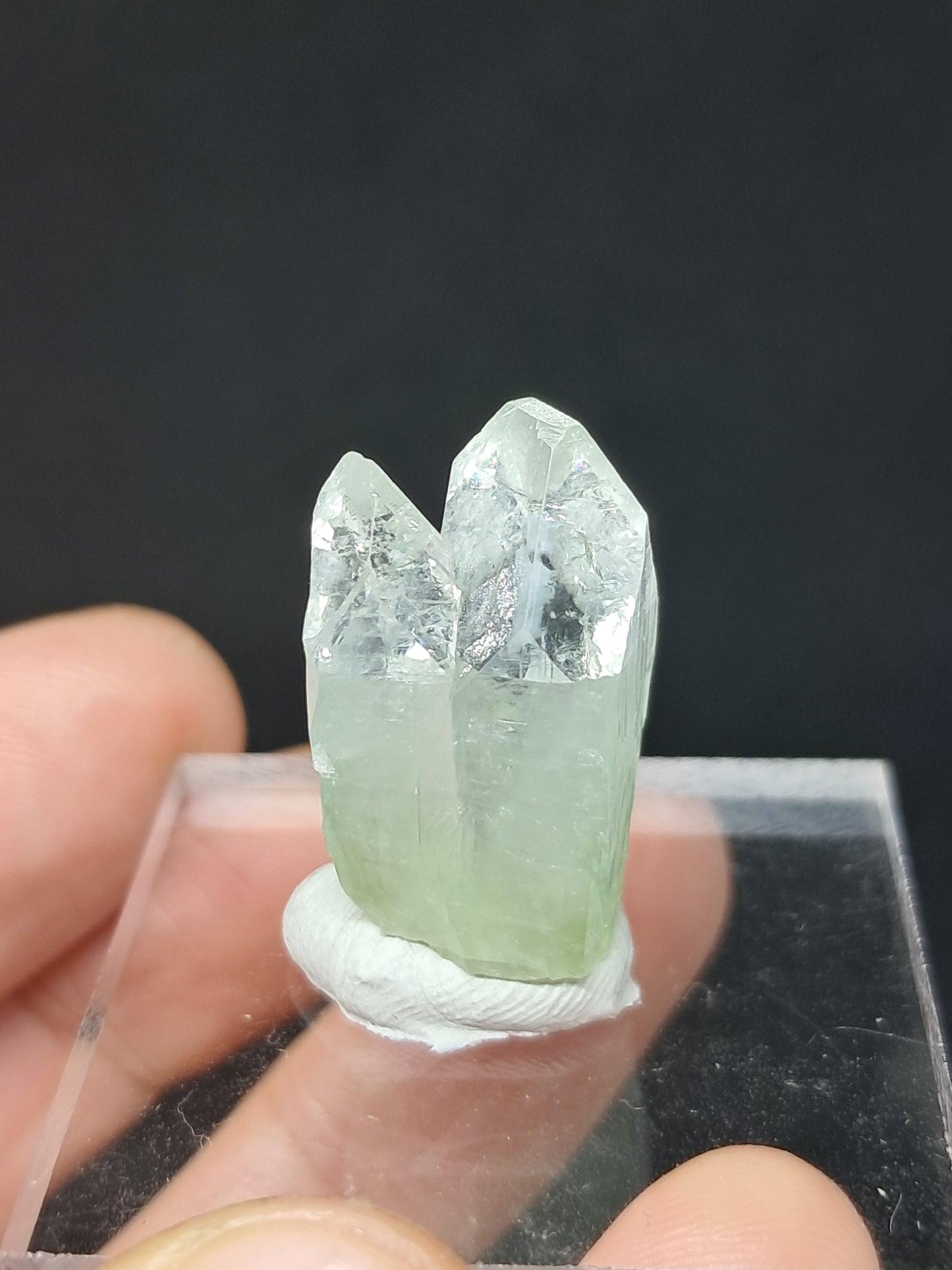 Green Apophyllite Multiple Points (18-23 mm) (Non-precious natural stone) #AP2