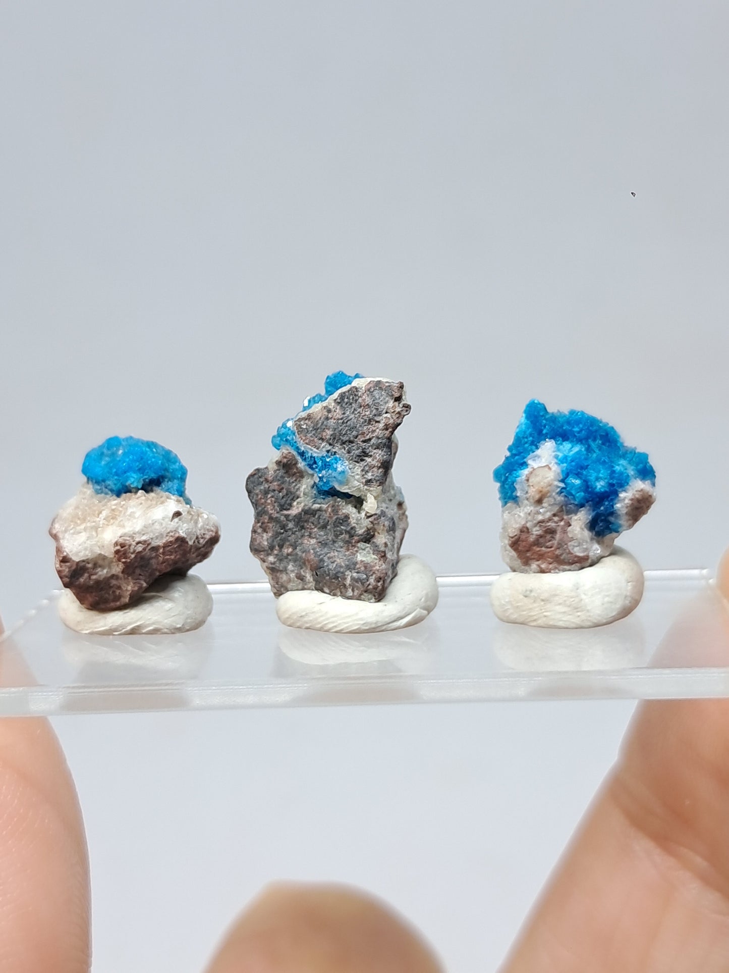 Conjunto de 3 pentagonitas pequeñas en matriz de heulandita (wagholi) en bruto | Cristal natural | Ejemplar mineral raro n.° CV36