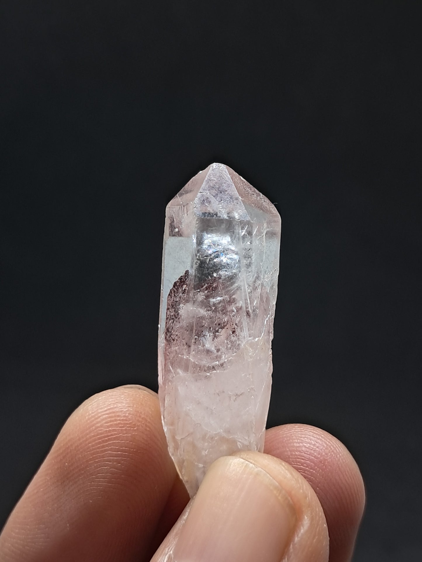 Punta de cristal natural de cuarzo fantasma hematita (Telangana) | Ejemplar mineral n.° HPQ28