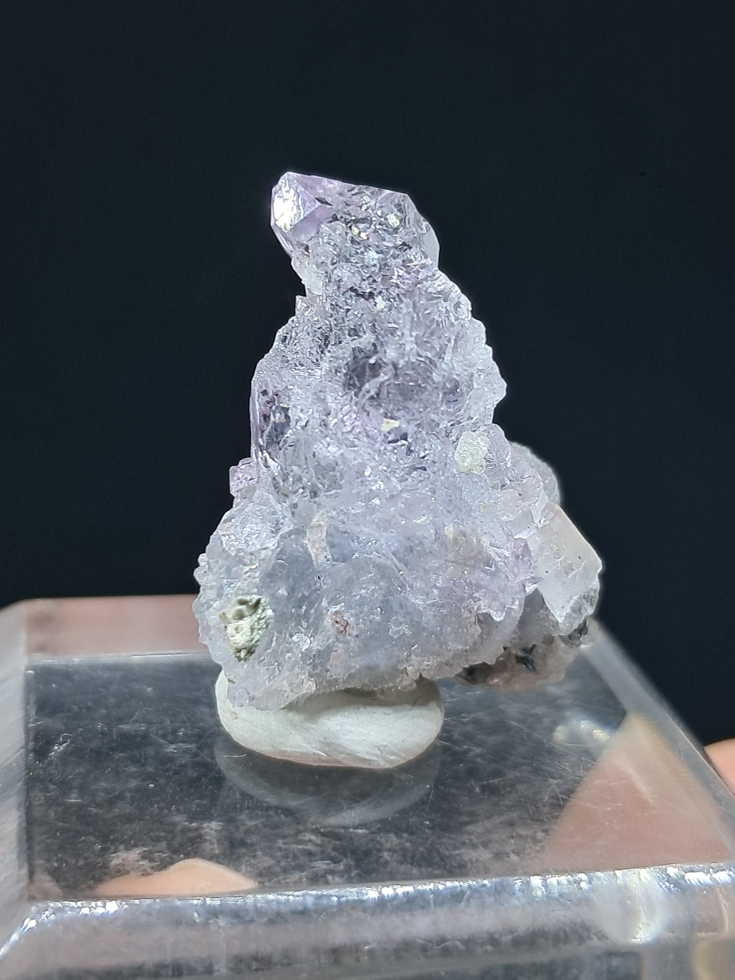 Cúmulo de cetro de amatista sobre matriz de calcedonia (Karur) | Piedra natural | Ejemplar mineral n.° KA71