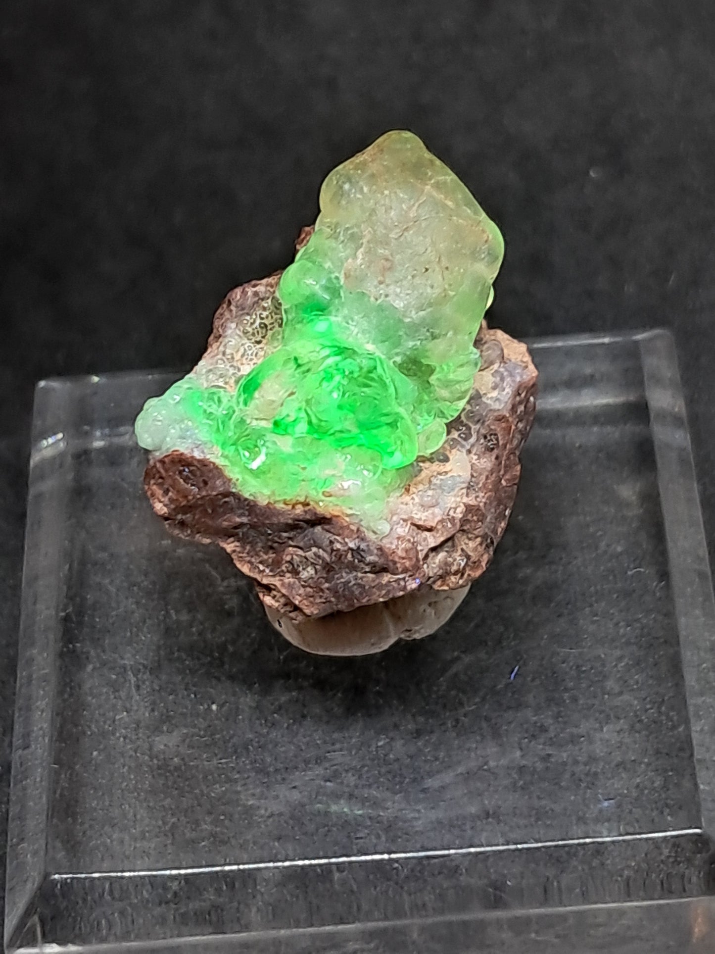 Ópalo hialita en matriz (México), piedra cristalina en bruto | Ejemplar mineral n.° OH3