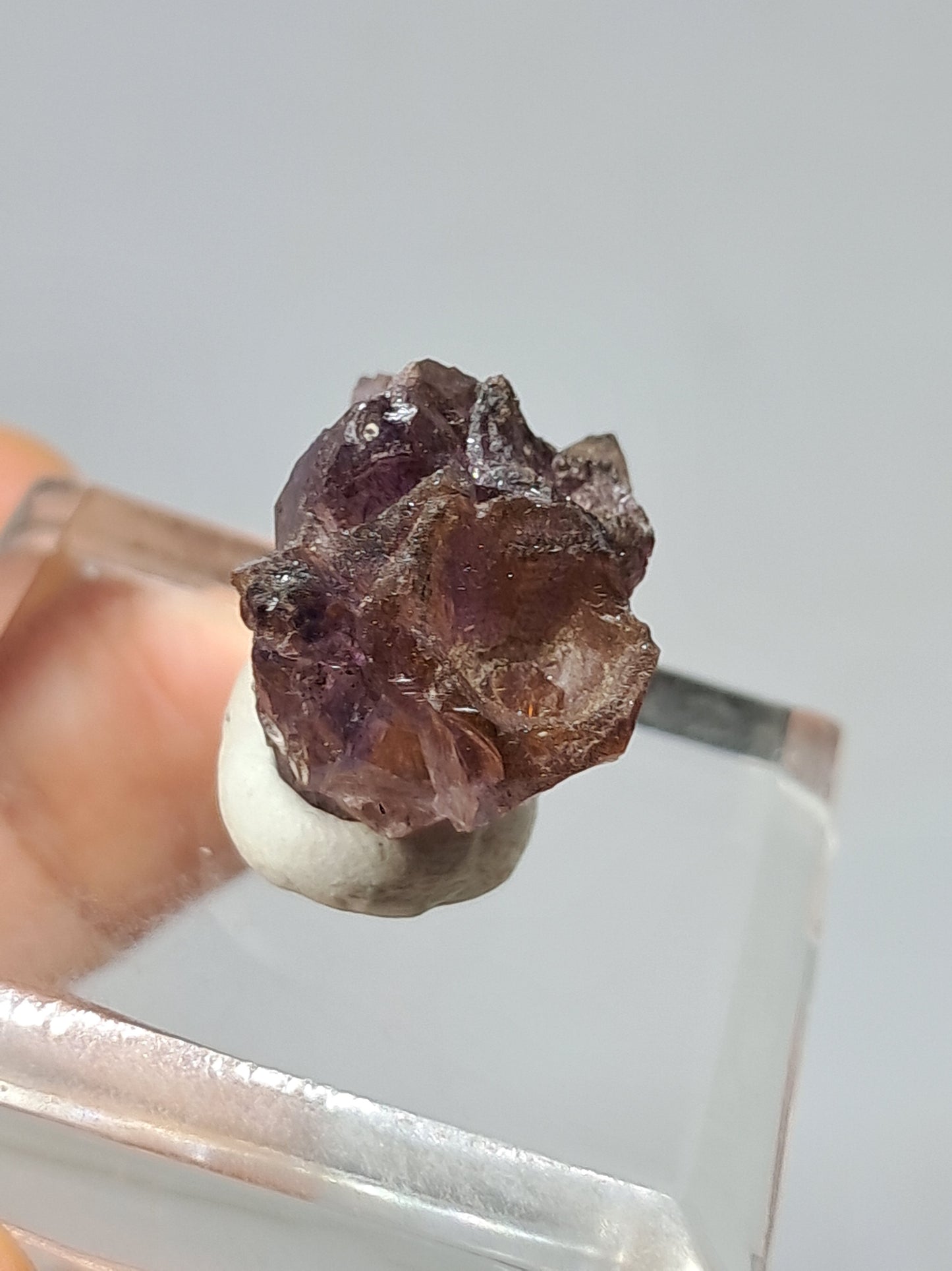 Cúmulo de amatista cetro con inclusiones Super Seven y formación de panal (Karur) | Cristal en bruto | Piedra natural | Ejemplar mineral n.° KA135