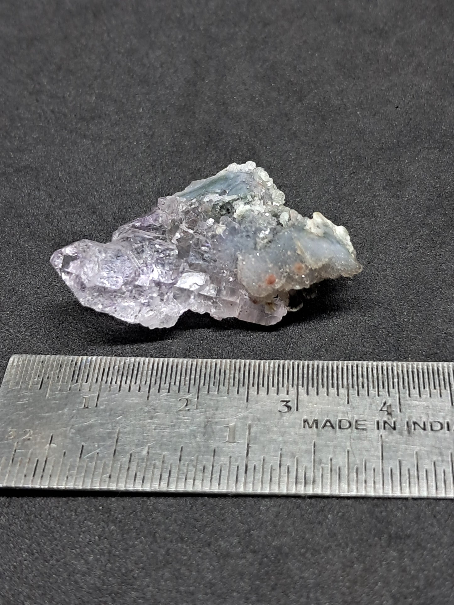 Cúmulo de cetro de amatista sobre matriz de calcedonia (Karur) | Piedra natural | Ejemplar mineral n.° KA71