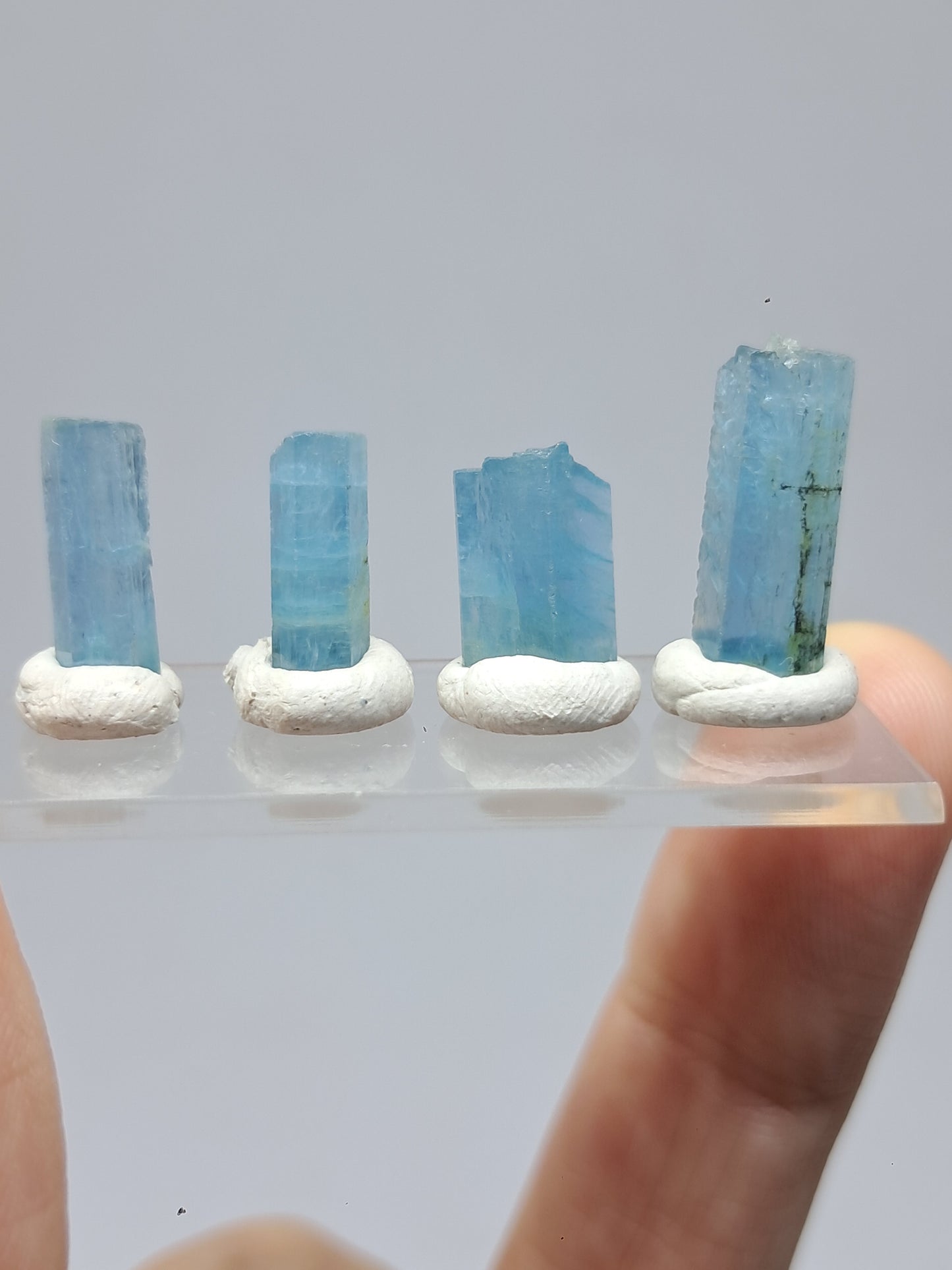 Juego de 4 Aguamarinas (Karur) en Bruto, Cristales Hexagonales de *Calidad Gema* | Ejemplar Mineral #AQM39