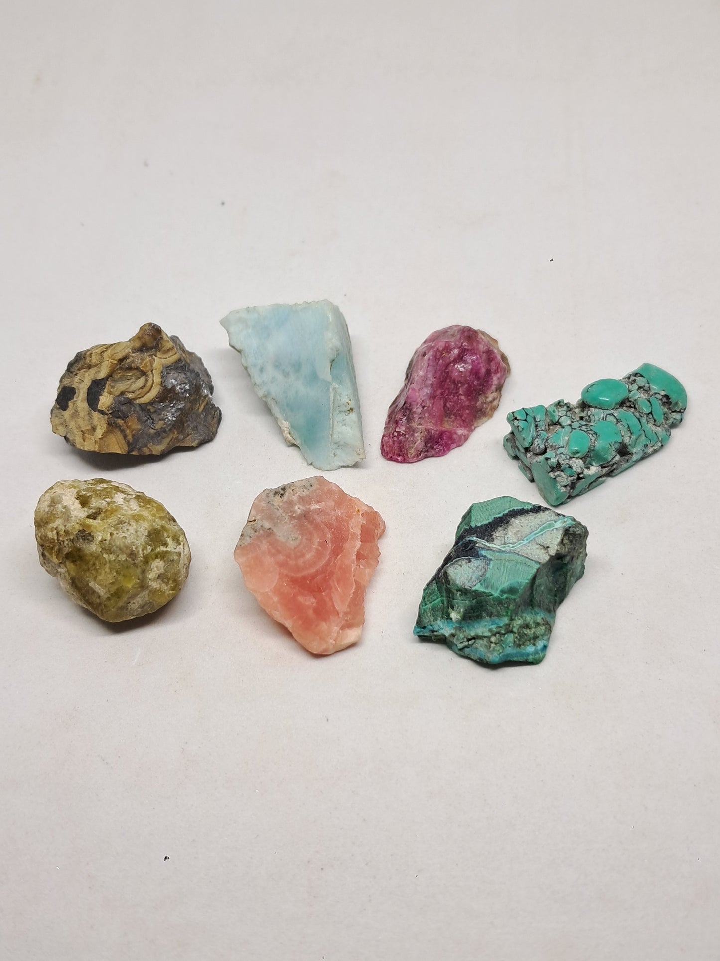 Set de 7 pequeños cristales crudos (piedra natural no preciosa) #RCS13