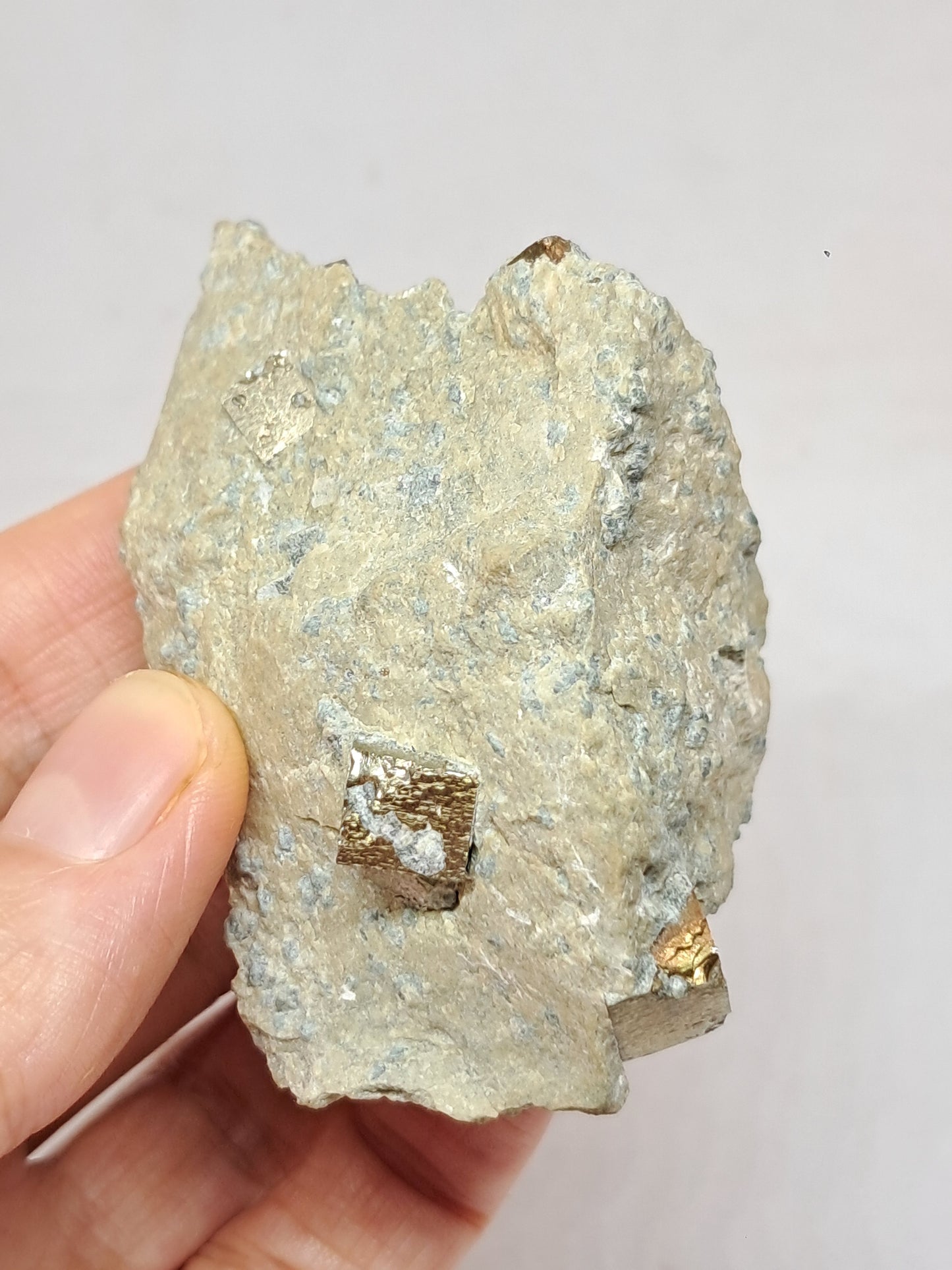 Cubos de pirita en matriz (España) Cristal natural | Ejemplar mineral n.° PR15
