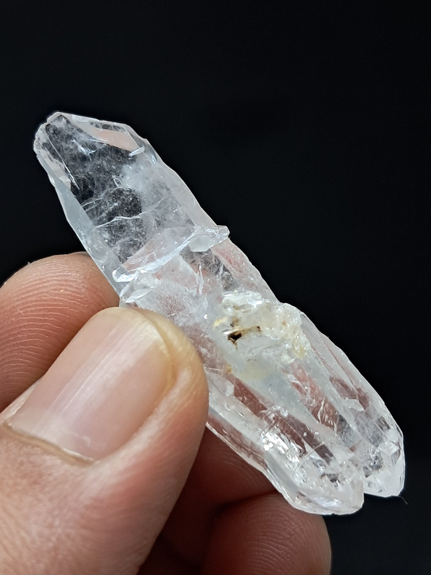 Dos cristales biterminados de cuarzo transparente (Santander, Colombia) en punta natural | Ejemplar mineral n.° COQ26