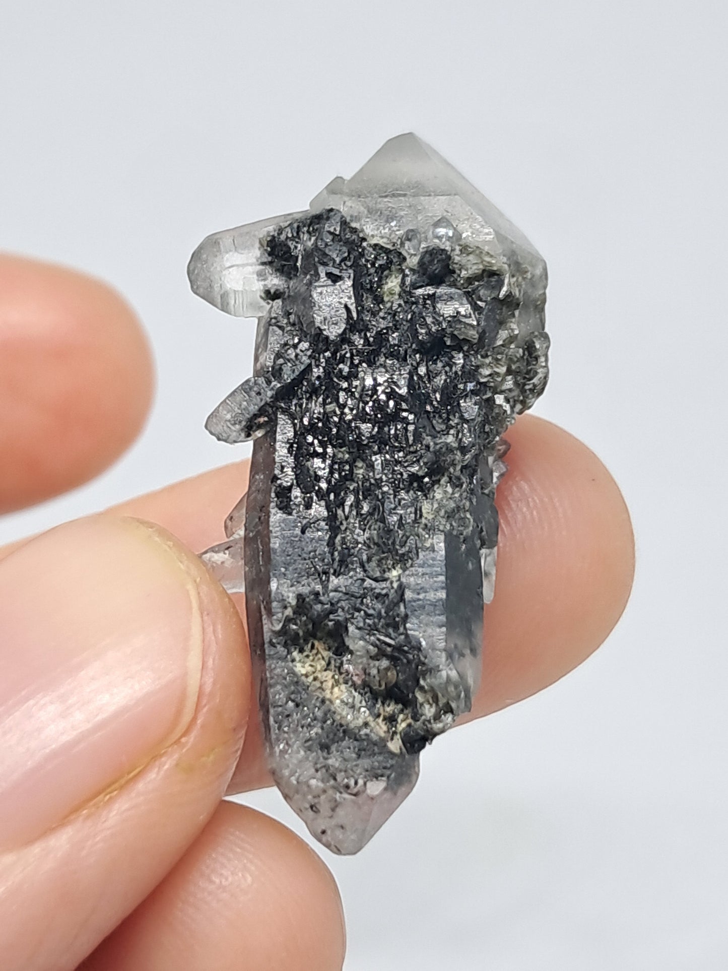 Tourmalinated Quartz biterminated point (Non-precious natural stone) #TQ17