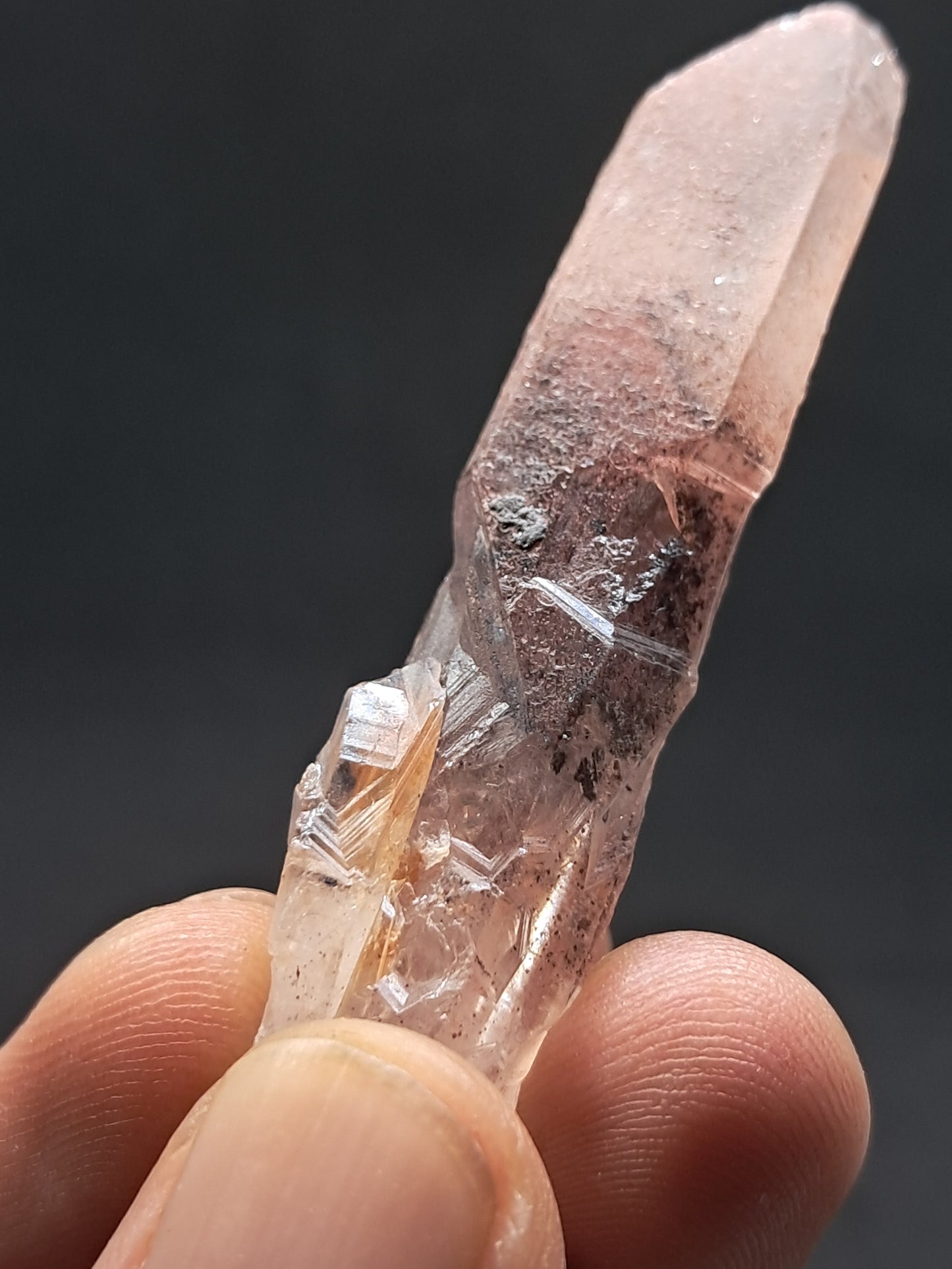 Cuarzo fantasma hematita (Telangana) Cristal natural | Punta grande | Ejemplar mineral n.° HPQ39