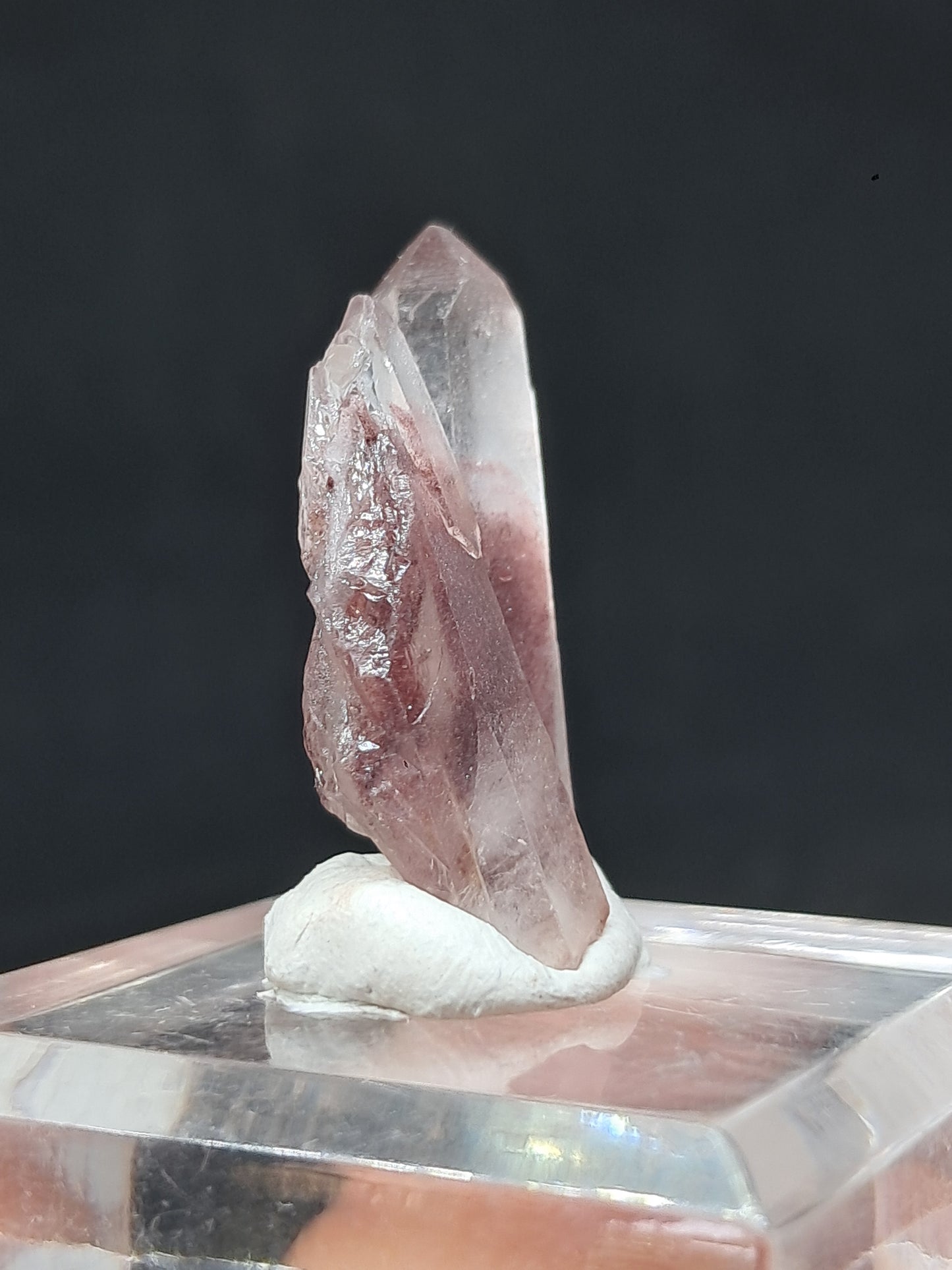 Punta de cristal natural de cuarzo fantasma hematita (Telangana) | Ejemplar mineral n.° HPQ17
