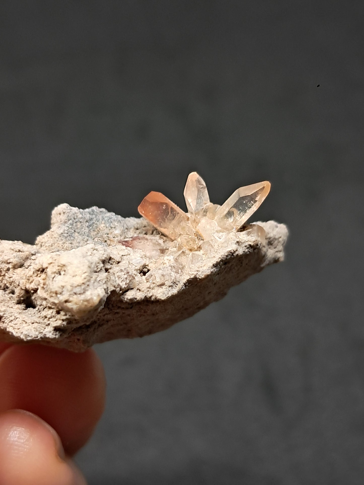 Cristales de topacio natural en matriz (México), piedra preciosa rara | Ejemplar mineral n.° TPZ11