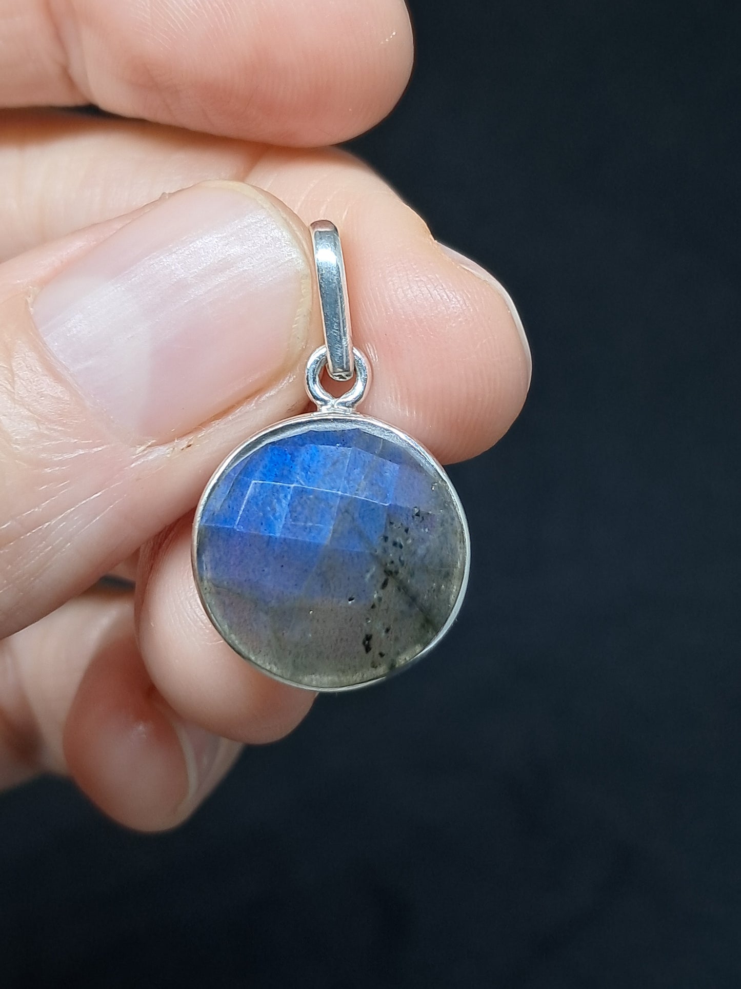 Faceted Blue Labradorite Silver Pendant | Jewelry | Necklace