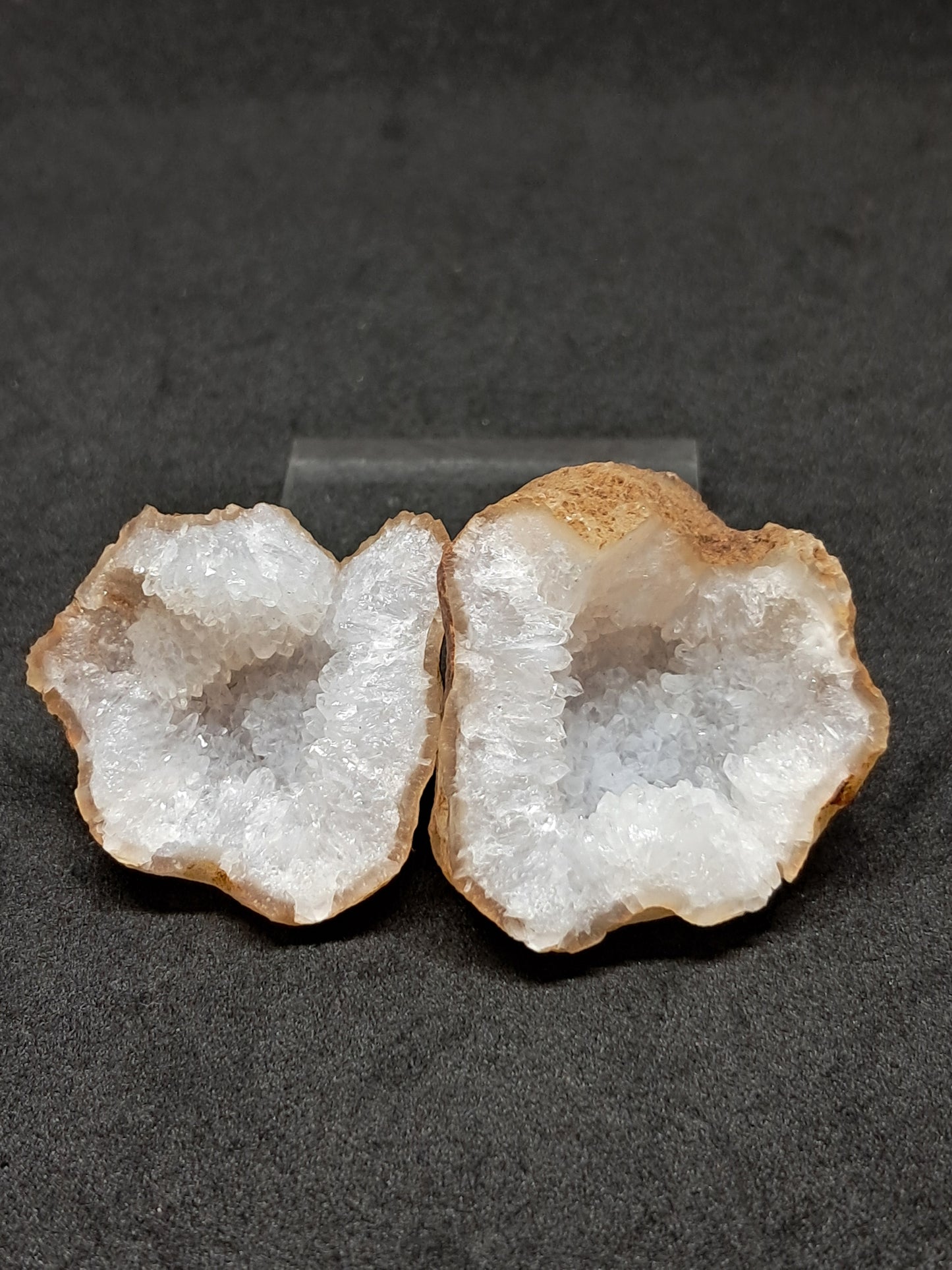 Quartz Geode #GD4 (Non-precious stone)
