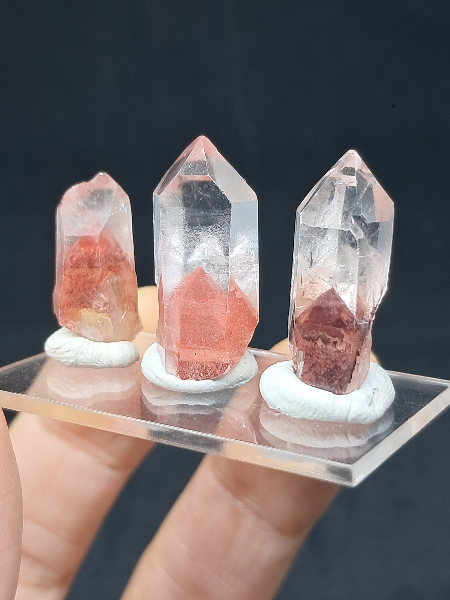 Juego de 3 puntas de cristal natural de cuarzo fantasma de hematita (Telangana) | Ejemplar mineral n.° HPQ11