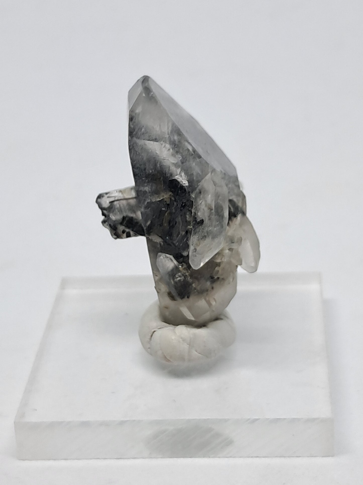 Tourmalinated Quartz natural crystal point (Non-precious natural stone) #TQ6