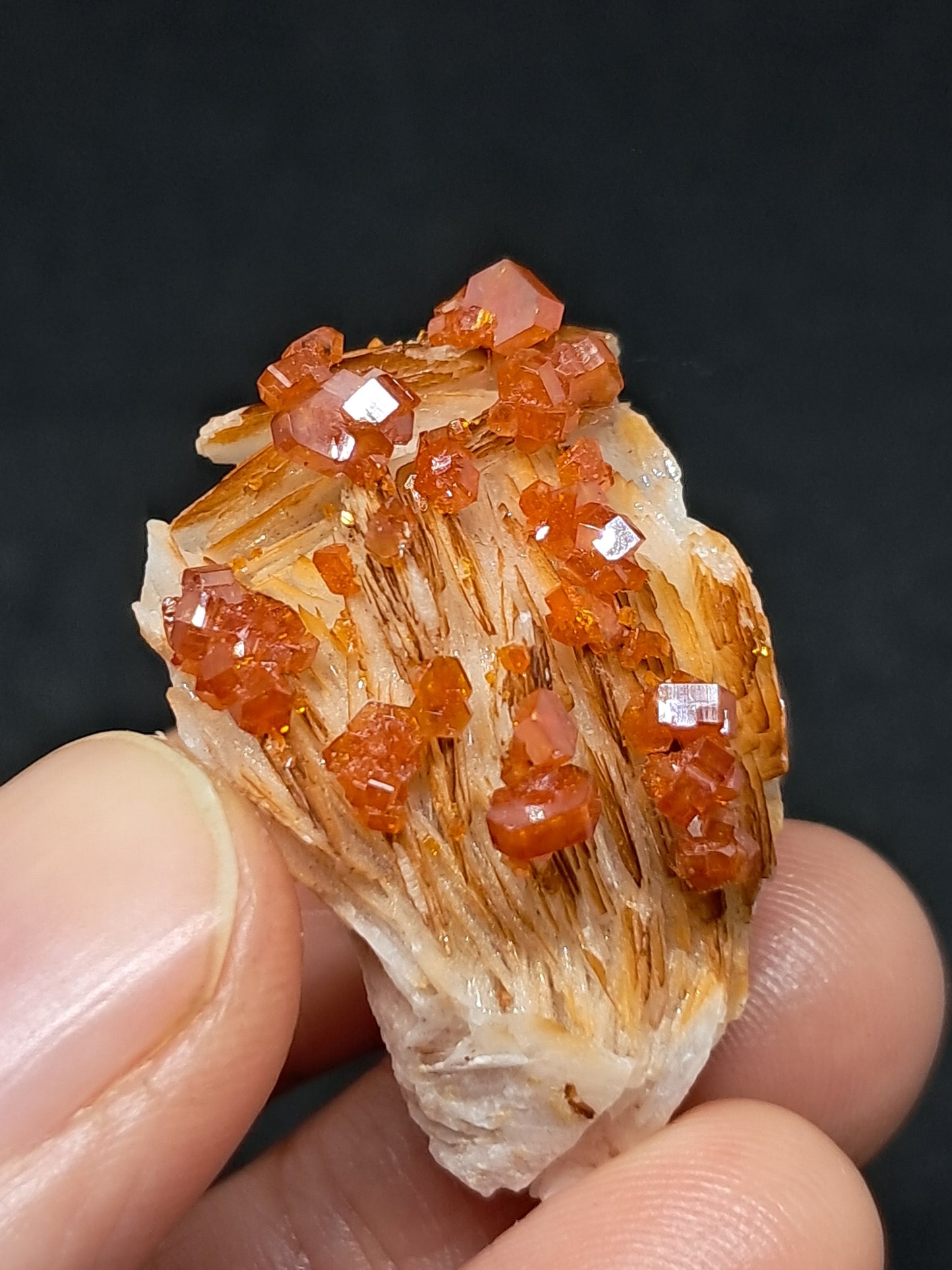 High grade Vanadinite (Non-precious Natural Stone) #VD7