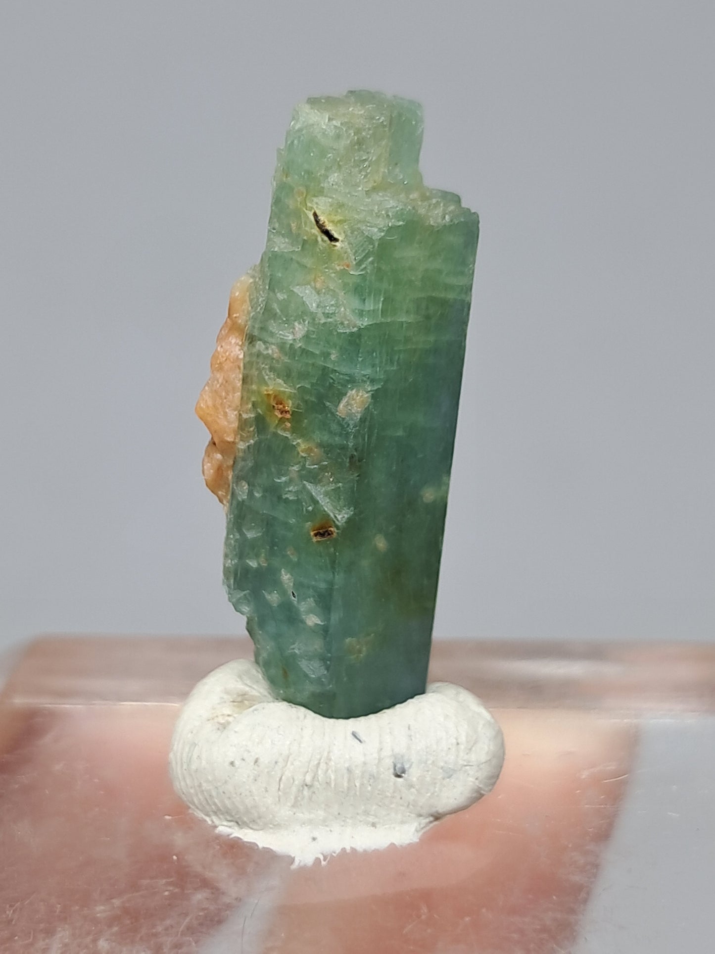 Aguamarina (Karur) Cristal hexagonal en bruto | Ejemplar mineral n.° AQM24
