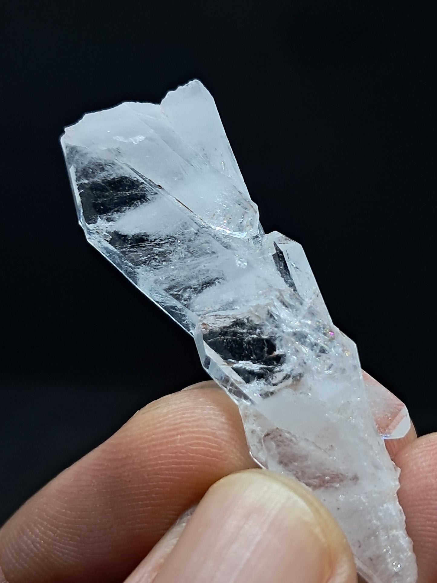 Cristal de cuarzo transparente Faden (Santander, Colombia) Punta natural | Ejemplar mineral n.° COQ30