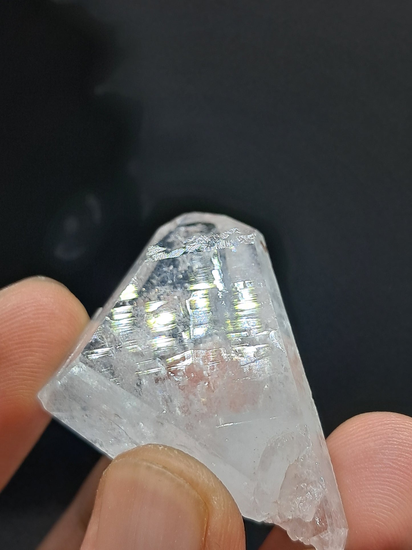 Punta natural de cuarzo transparente tabular estilo Faden (Santander, Colombia) | Ejemplar mineral n.° COQ22