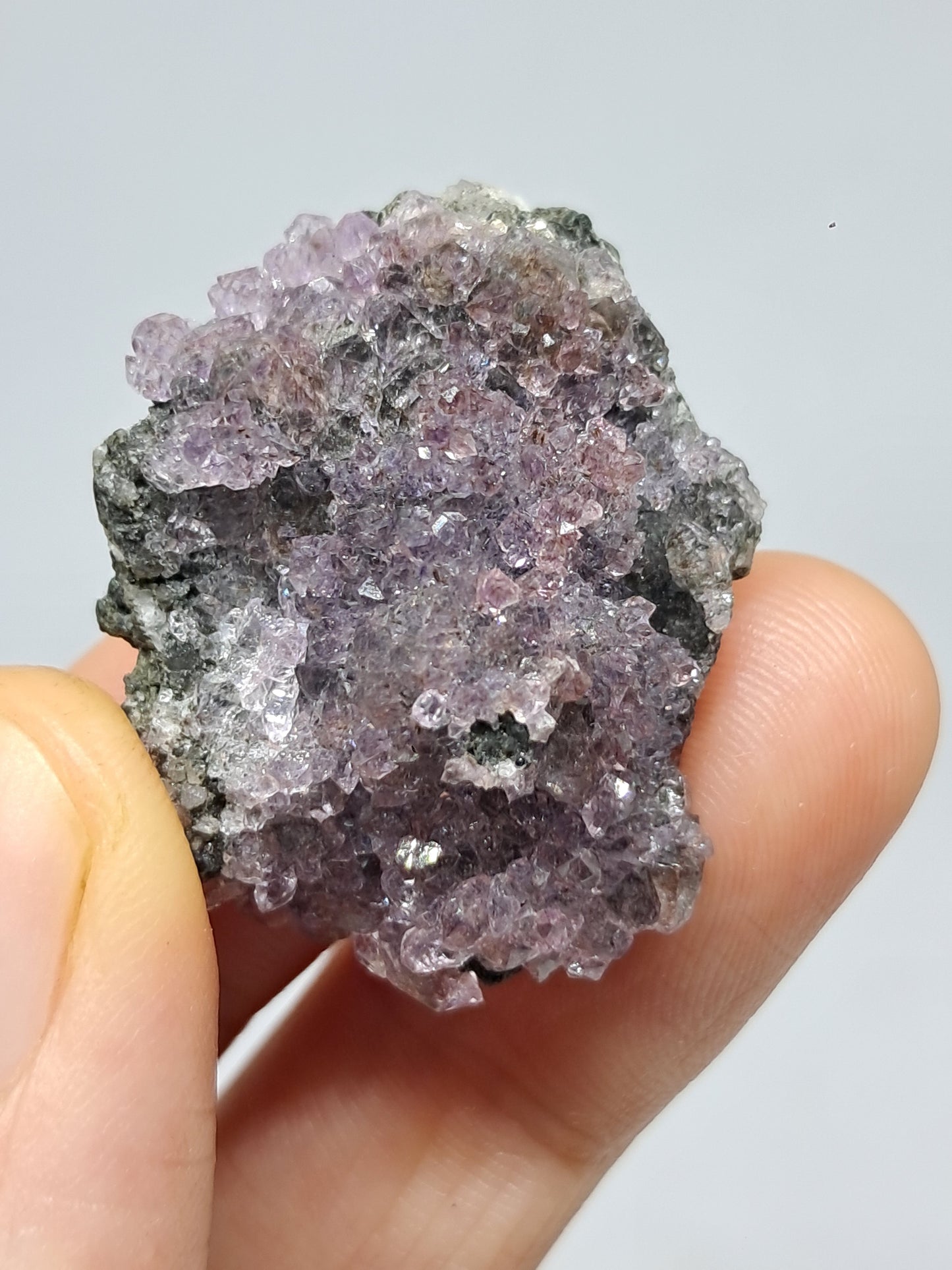 Amatista con cristales de hematita (Karur) | Piedra natural | Ejemplar mineral n.° KA84