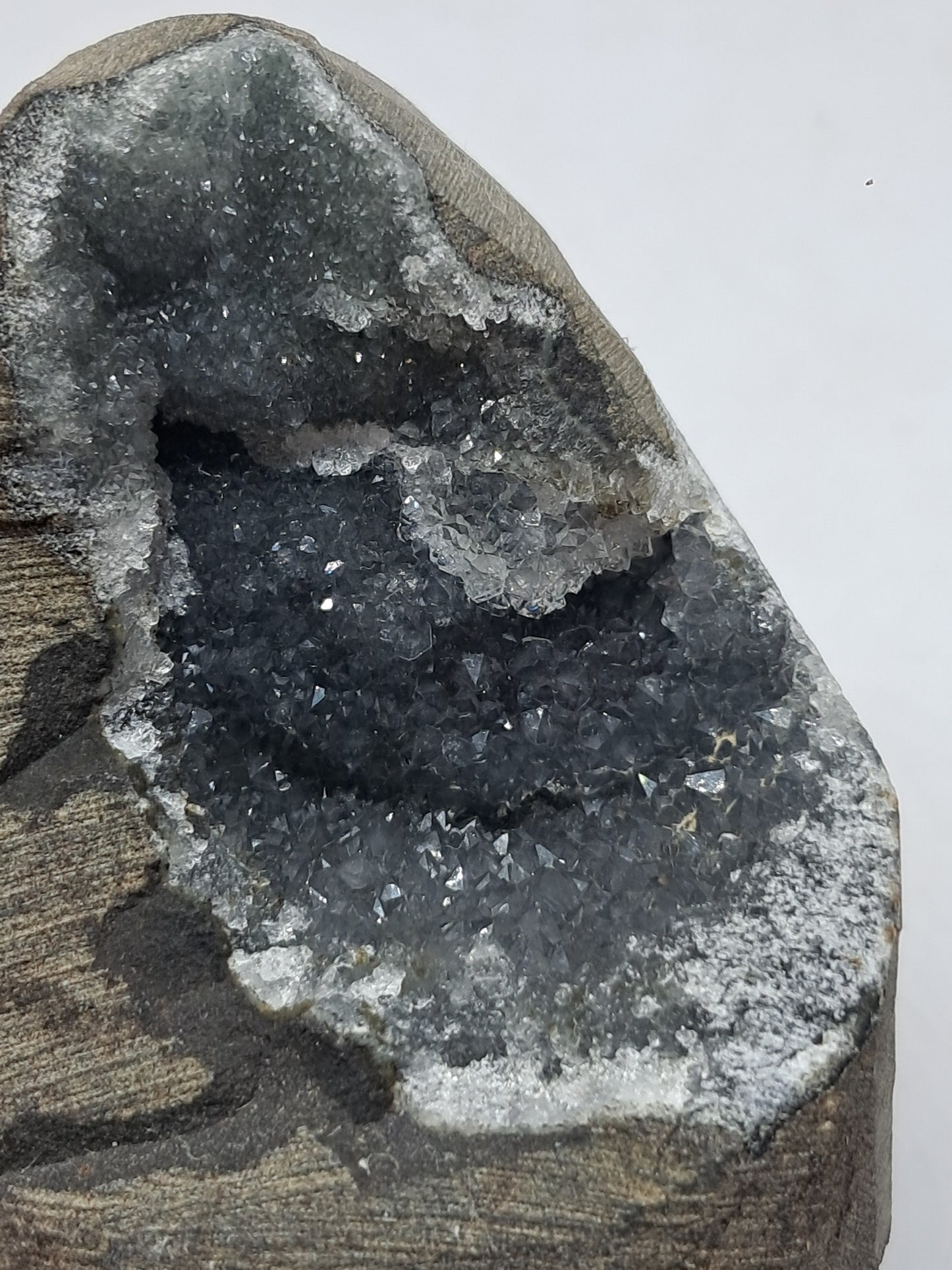 Calcedonia negra en geoda de basalto (Nashik) | Cristal natural | Minerales y fósiles #BC18