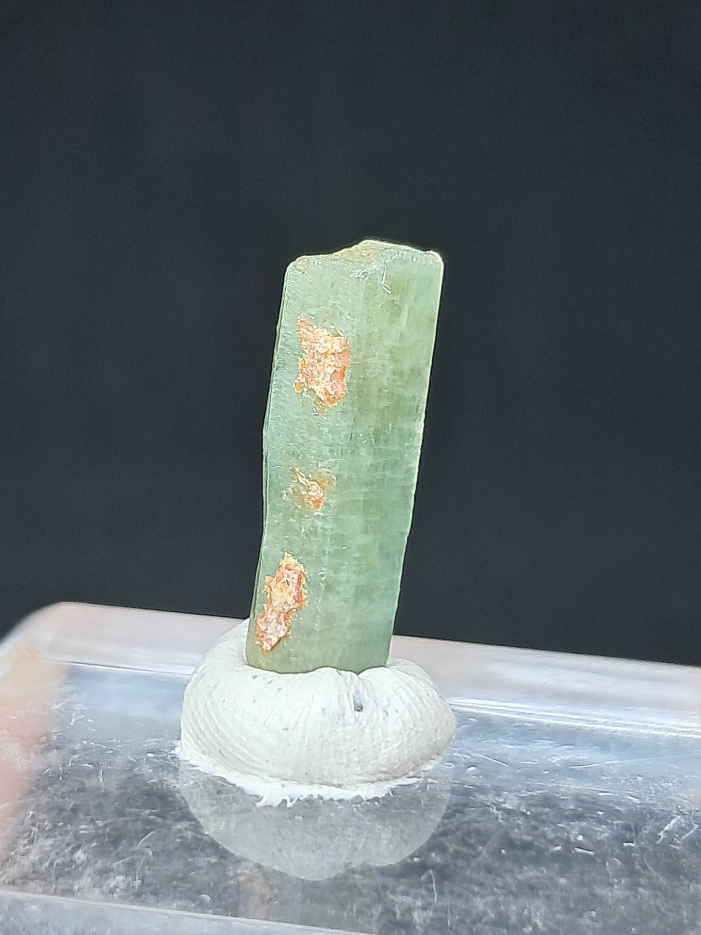 Aguamarina (Karur) Cristal hexagonal en bruto | Ejemplar mineral n.° AQM25